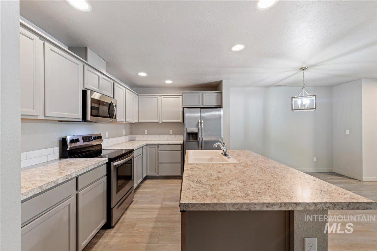 2504 E Blue Tick St, Meridian, Idaho 83642-5374, 3 Bedrooms, 2.5 Bathrooms, Residential For Sale, Price $389,990,MLS 98992403
