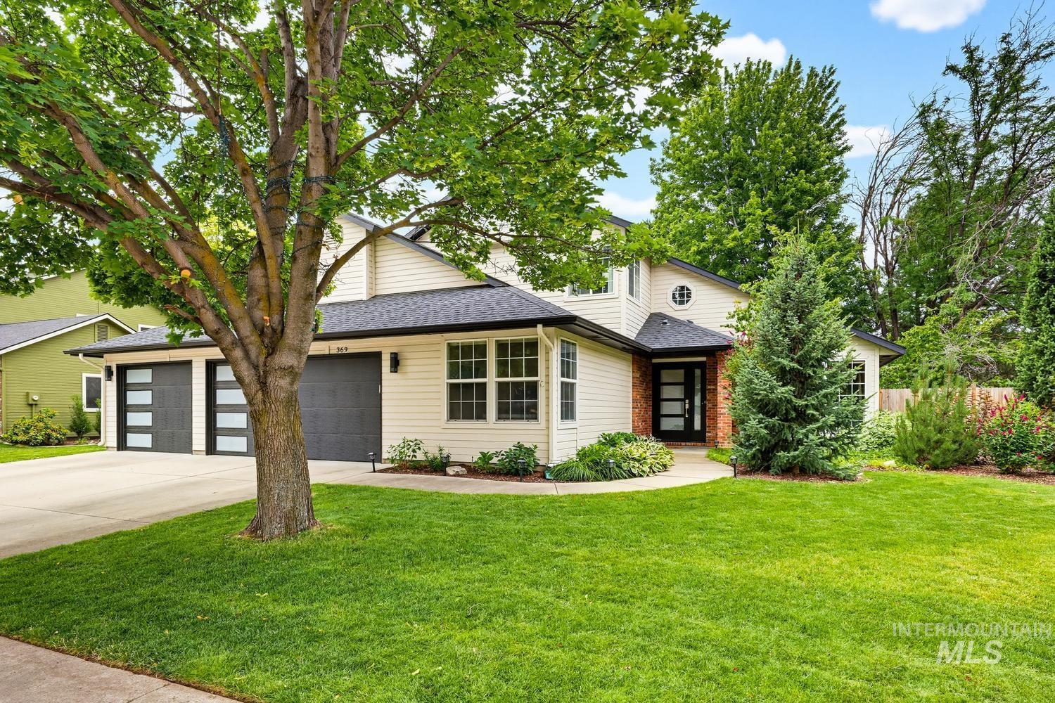 369 S Winthrop Way, Boise, Idaho 83709, 5 Bedrooms, 3 Bathrooms, Residential For Sale, Price $725,000,MLS 98992404