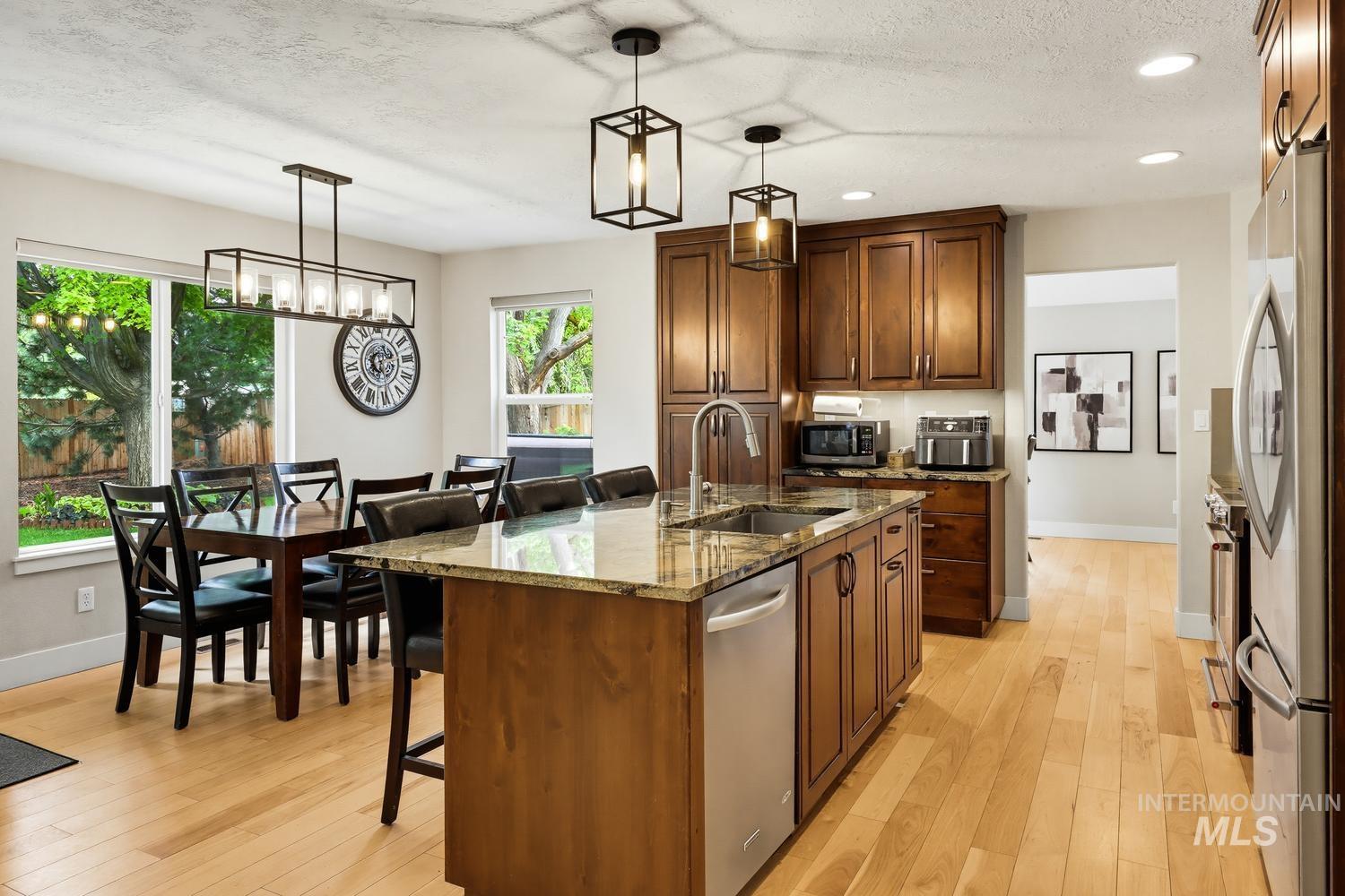 369 S Winthrop Way, Boise, Idaho 83709, 5 Bedrooms, 3 Bathrooms, Residential For Sale, Price $725,000,MLS 98992404