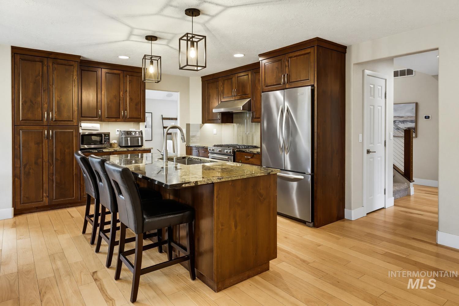 369 S Winthrop Way, Boise, Idaho 83709, 5 Bedrooms, 3 Bathrooms, Residential For Sale, Price $725,000,MLS 98992404