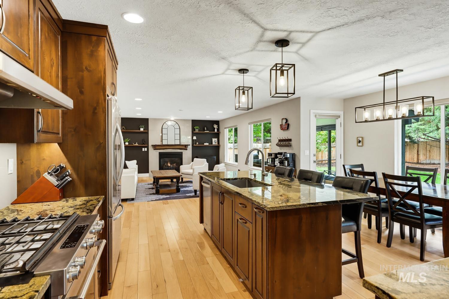 369 S Winthrop Way, Boise, Idaho 83709, 5 Bedrooms, 3 Bathrooms, Residential For Sale, Price $725,000,MLS 98992404