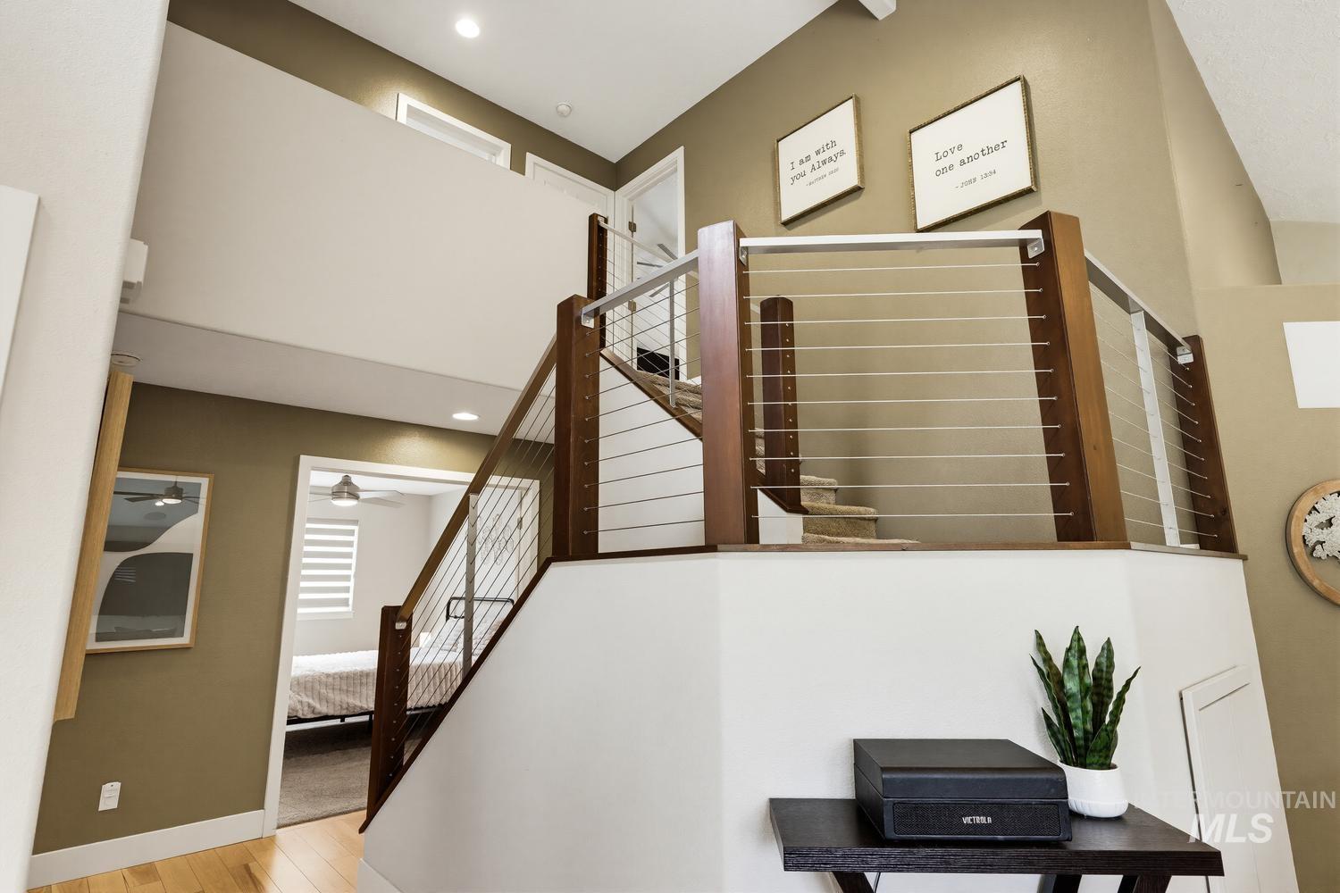 369 S Winthrop Way, Boise, Idaho 83709, 5 Bedrooms, 3 Bathrooms, Residential For Sale, Price $725,000,MLS 98992404