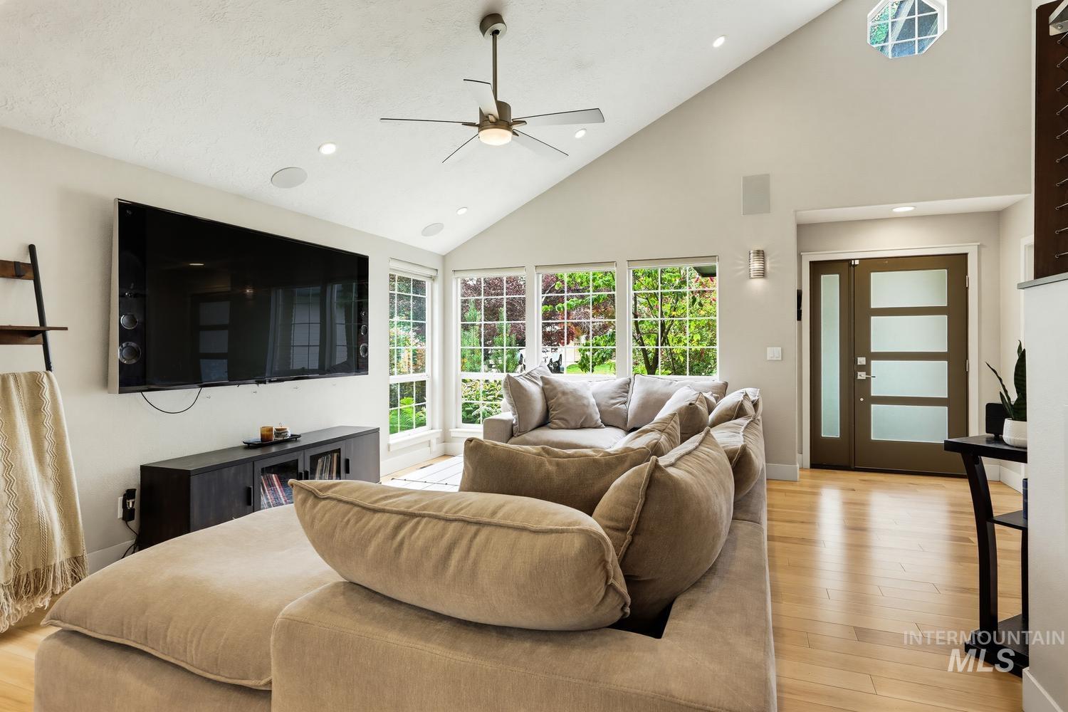 369 S Winthrop Way, Boise, Idaho 83709, 5 Bedrooms, 3 Bathrooms, Residential For Sale, Price $725,000,MLS 98992404