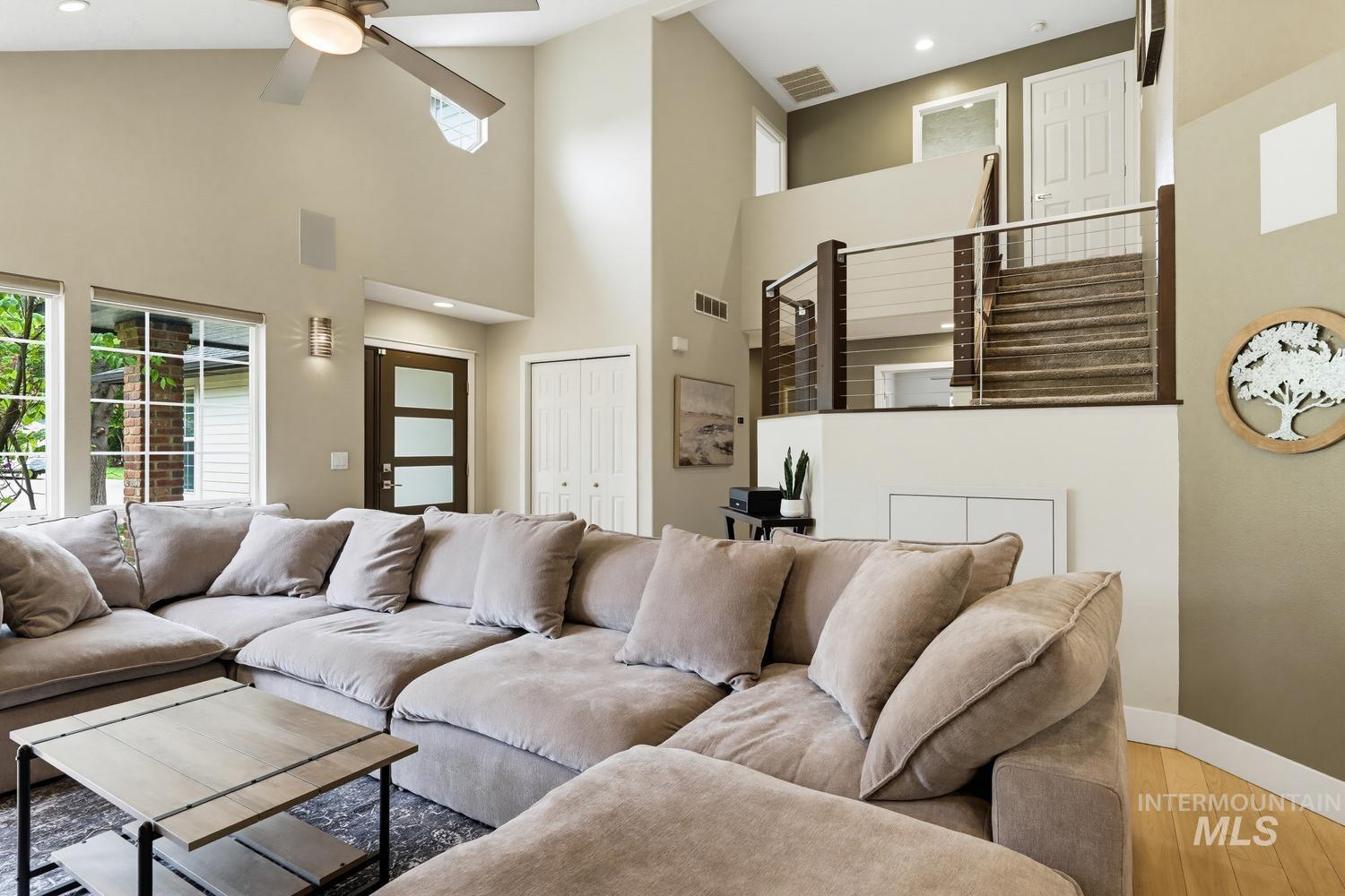369 S Winthrop Way, Boise, Idaho 83709, 5 Bedrooms, 3 Bathrooms, Residential For Sale, Price $725,000,MLS 98992404