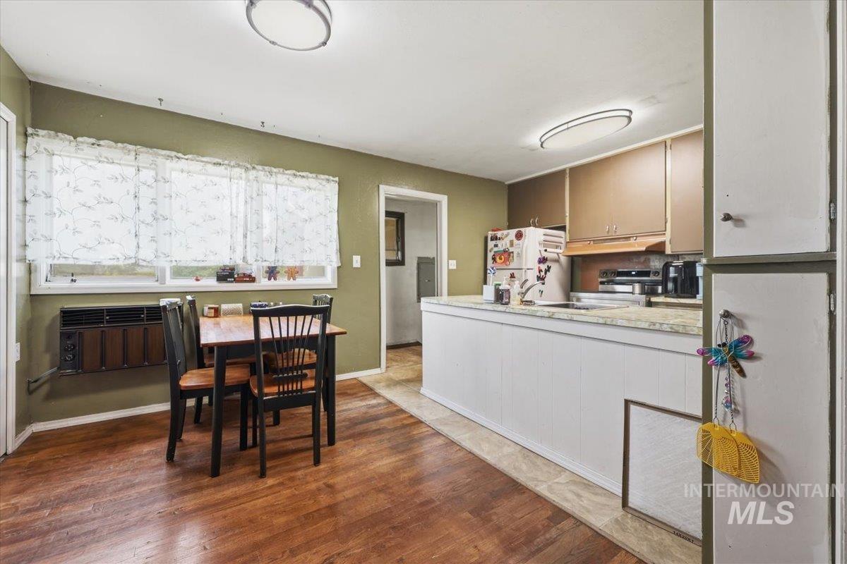 1060 F St W, Vale, Oregon 97918-1430, 3 Bedrooms, 1.5 Bathrooms, Residential For Sale, Price $259,900,MLS 98992406