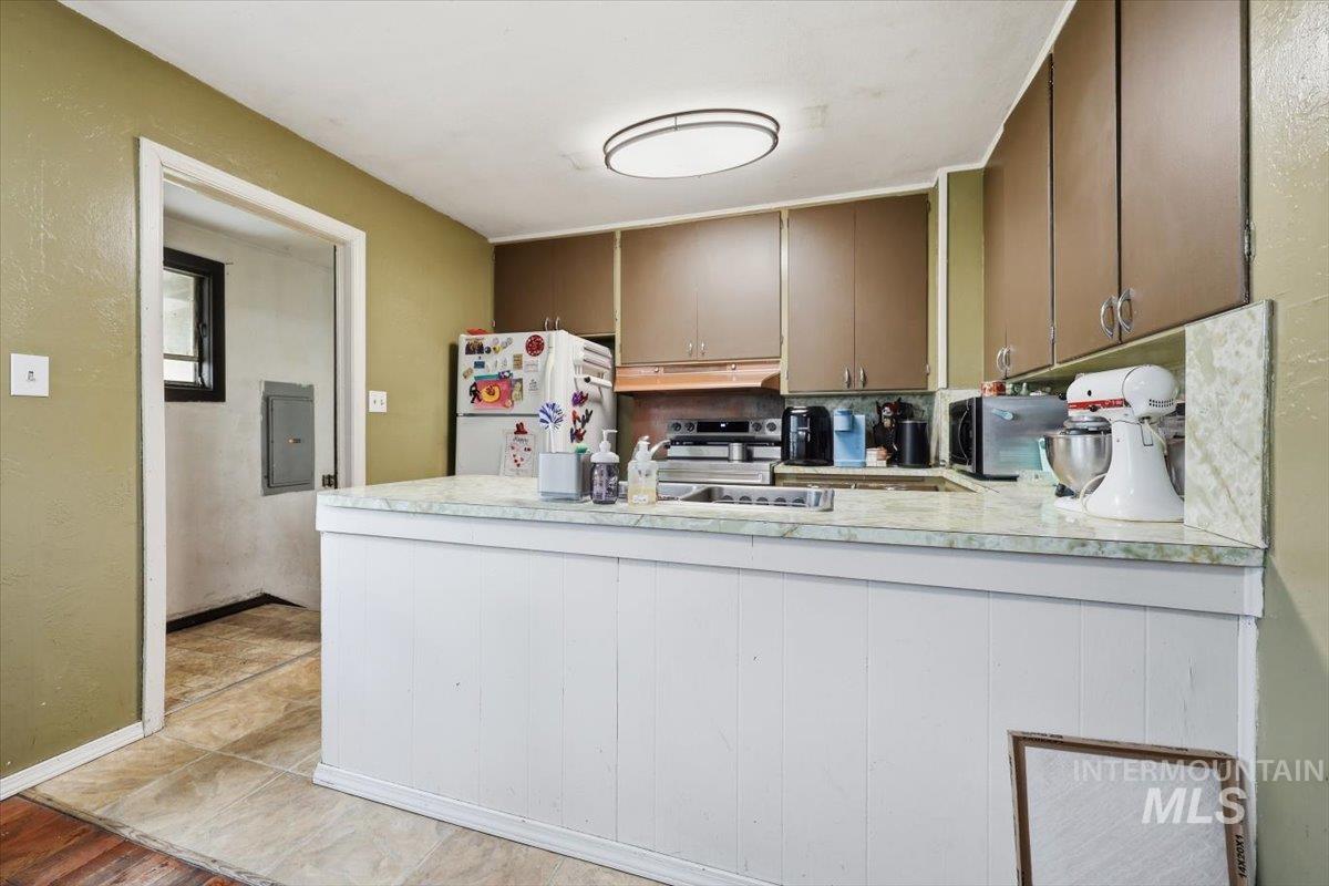 1060 F St W, Vale, Oregon 97918-1430, 3 Bedrooms, 1.5 Bathrooms, Residential For Sale, Price $259,900,MLS 98992406