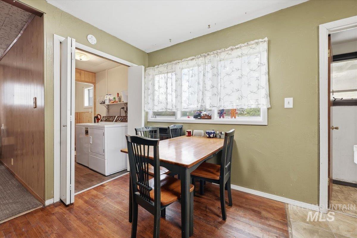 1060 F St W, Vale, Oregon 97918-1430, 3 Bedrooms, 1.5 Bathrooms, Residential For Sale, Price $259,900,MLS 98992406