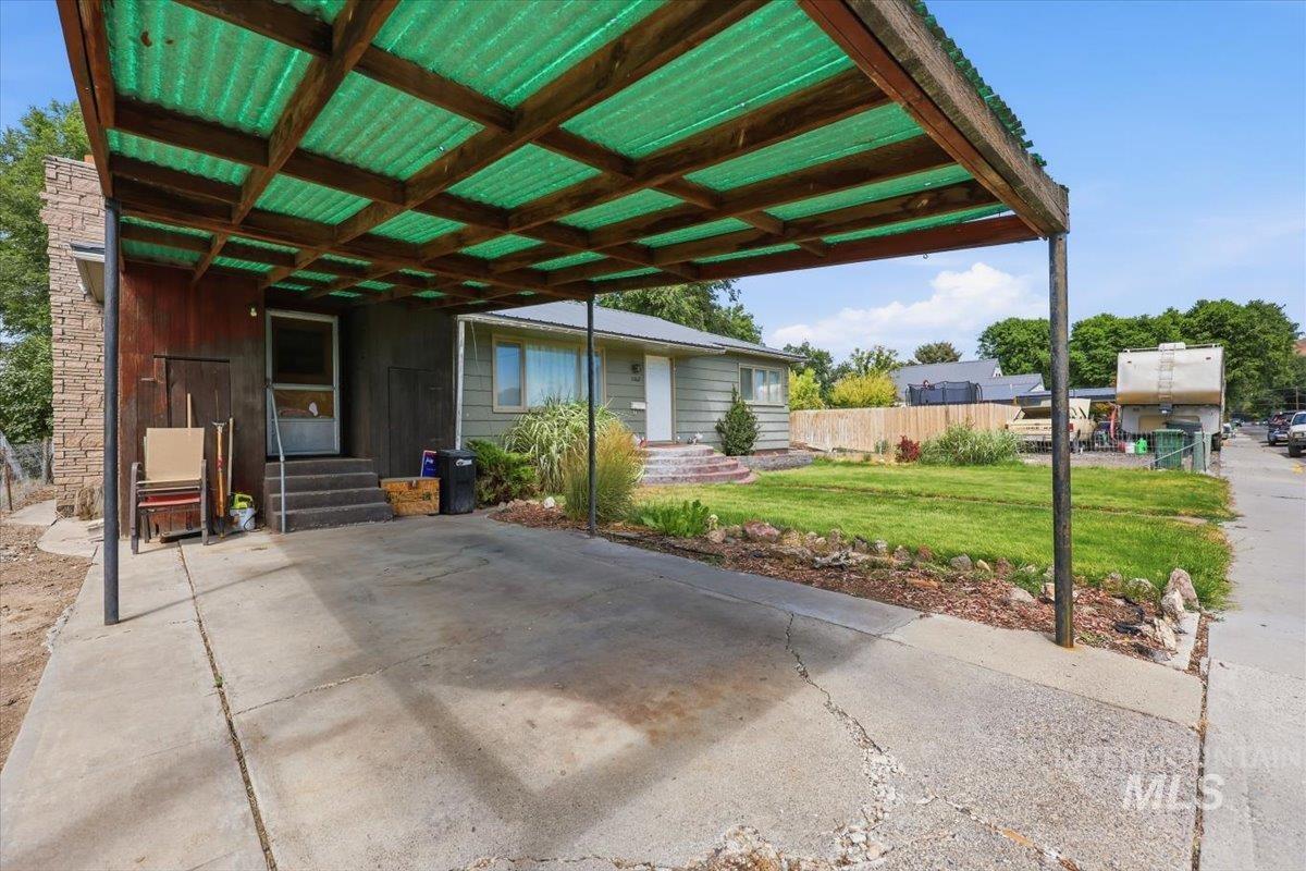 1060 F St W, Vale, Oregon 97918-1430, 3 Bedrooms, 1.5 Bathrooms, Residential For Sale, Price $259,900,MLS 98992406
