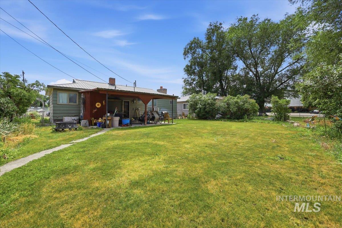 1060 F St W, Vale, Oregon 97918-1430, 3 Bedrooms, 1.5 Bathrooms, Residential For Sale, Price $259,900,MLS 98992406