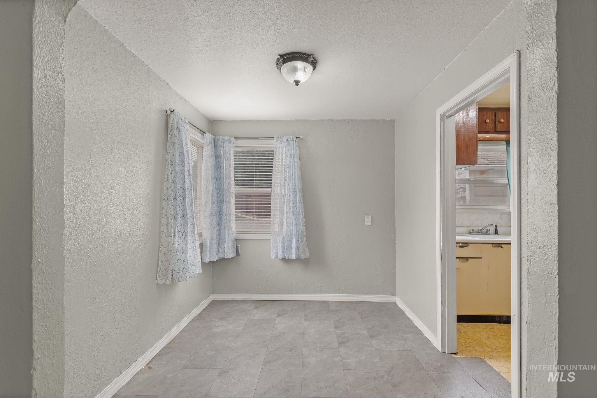2255 Appleside Blvd, Clarkston, Washington 99403, 2 Bedrooms, 1 Bathroom, Residential For Sale, Price $269,000,MLS 98992407