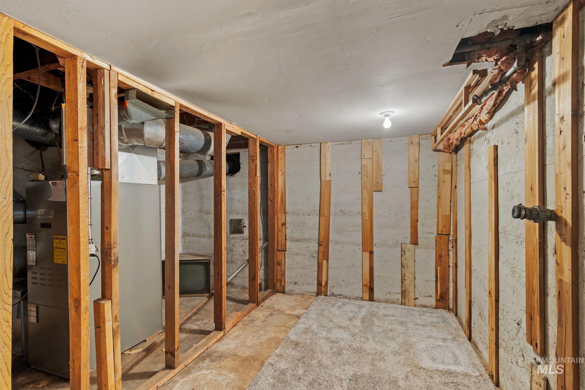 2255 Appleside Blvd, Clarkston, Washington 99403, 2 Bedrooms, 1 Bathroom, Residential For Sale, Price $269,000,MLS 98992407
