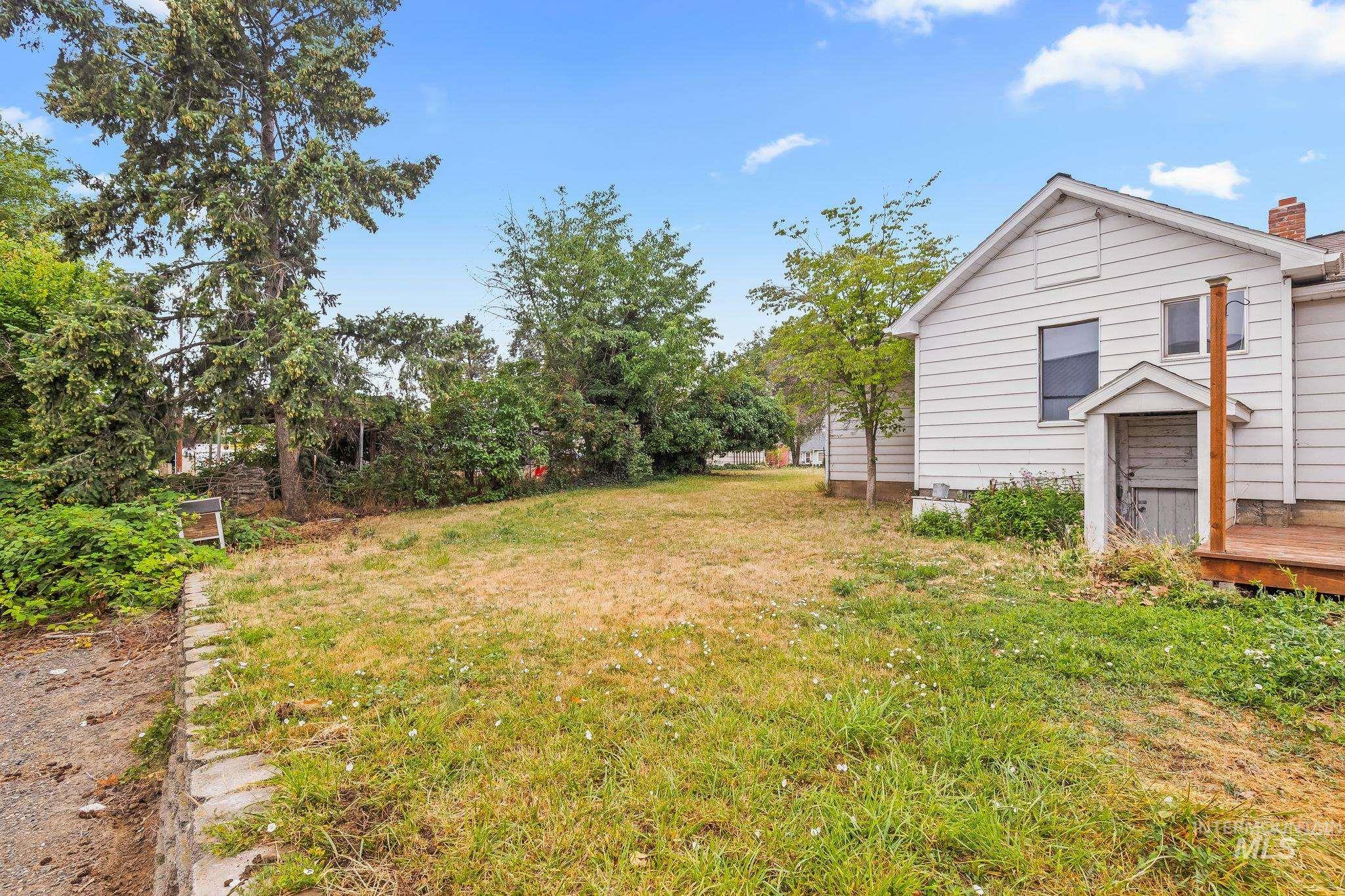 2255 Appleside Blvd, Clarkston, Washington 99403, 2 Bedrooms, 1 Bathroom, Residential For Sale, Price $269,000,MLS 98992407