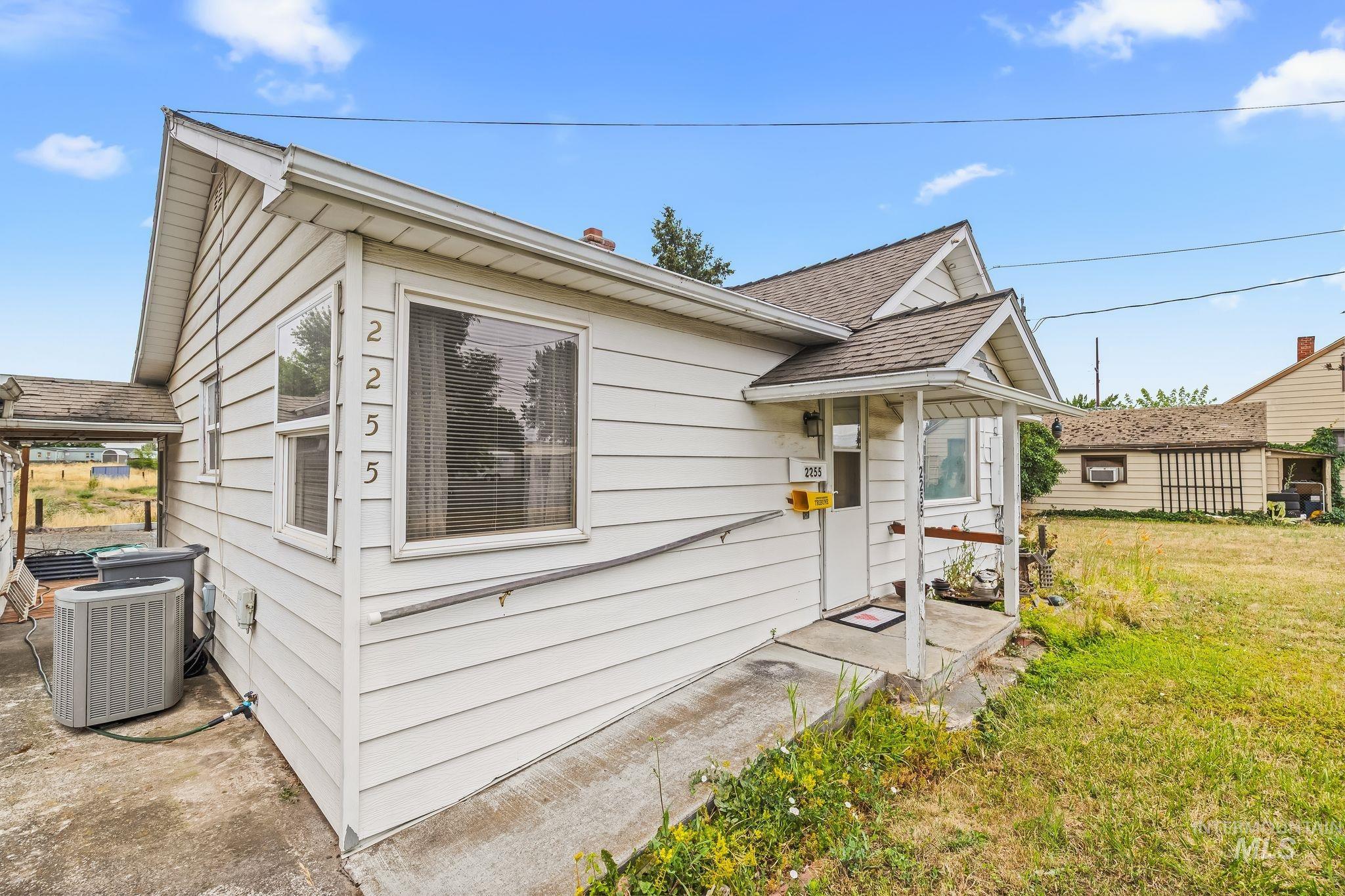 2255 Appleside Blvd, Clarkston, Washington 99403, 2 Bedrooms, 1 Bathroom, Residential For Sale, Price $269,000,MLS 98992407