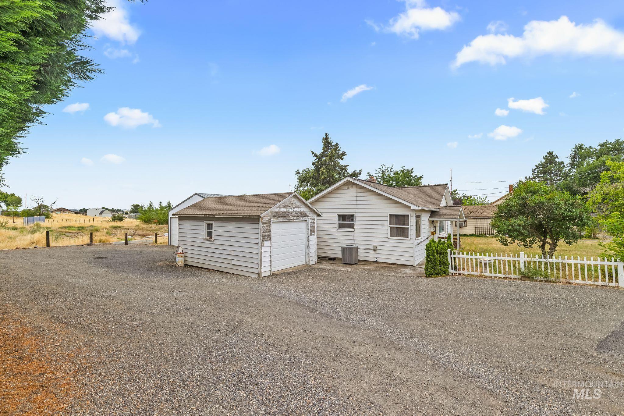 2255 Appleside Blvd, Clarkston, Washington 99403, 2 Bedrooms, 1 Bathroom, Residential For Sale, Price $269,000,MLS 98992407
