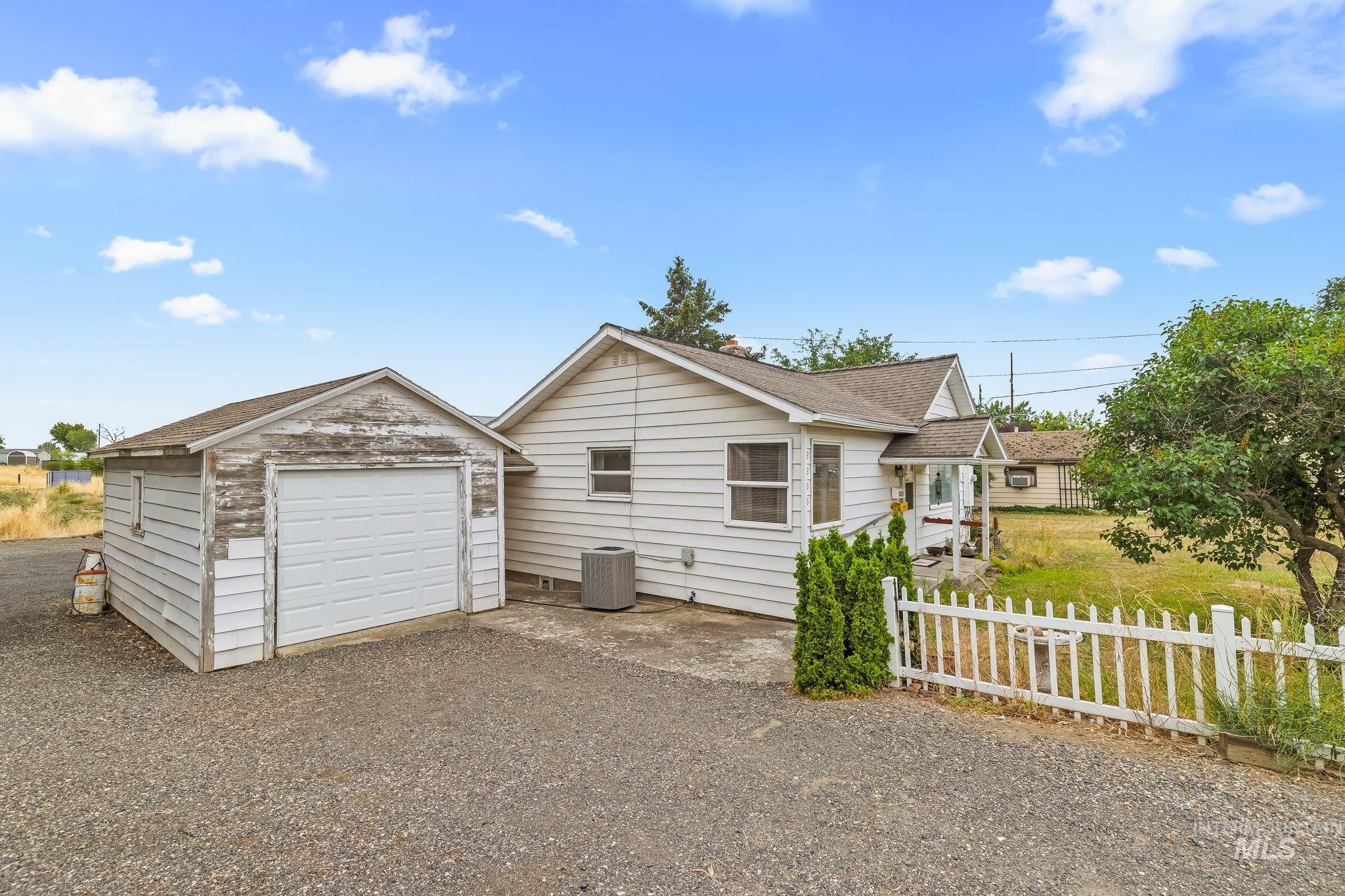2255 Appleside Blvd, Clarkston, Washington 99403, 2 Bedrooms, 1 Bathroom, Residential For Sale, Price $269,000,MLS 98992407