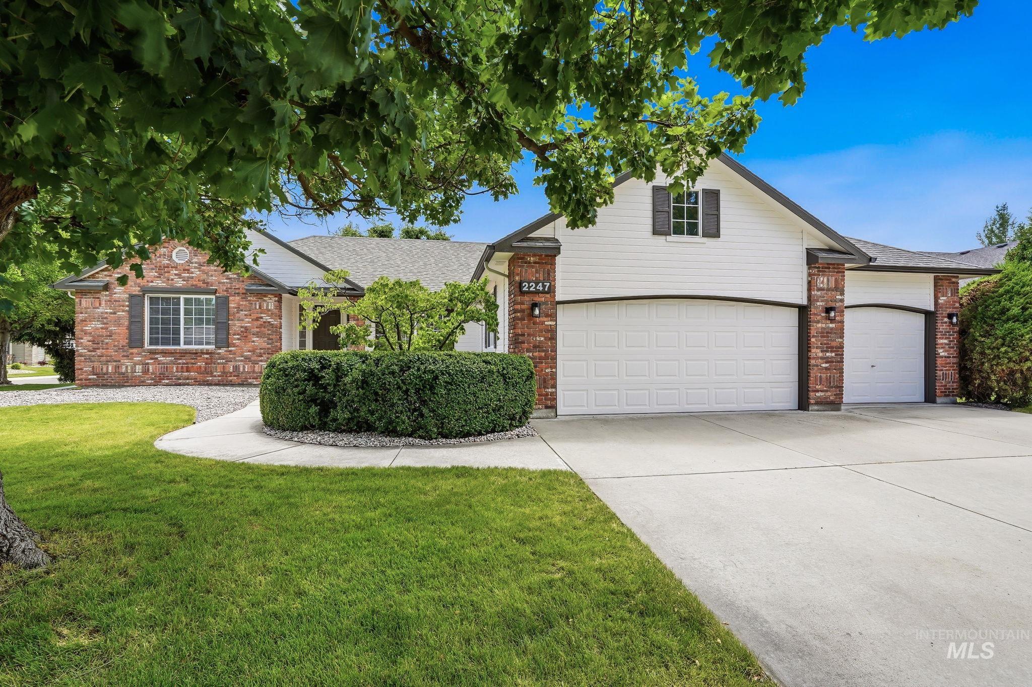 2247 E Gleneagle Dr, Eagle, Idaho 83616-5467, 5 Bedrooms, 3 Bathrooms, Residential For Sale, Price $704,999,MLS 98992408