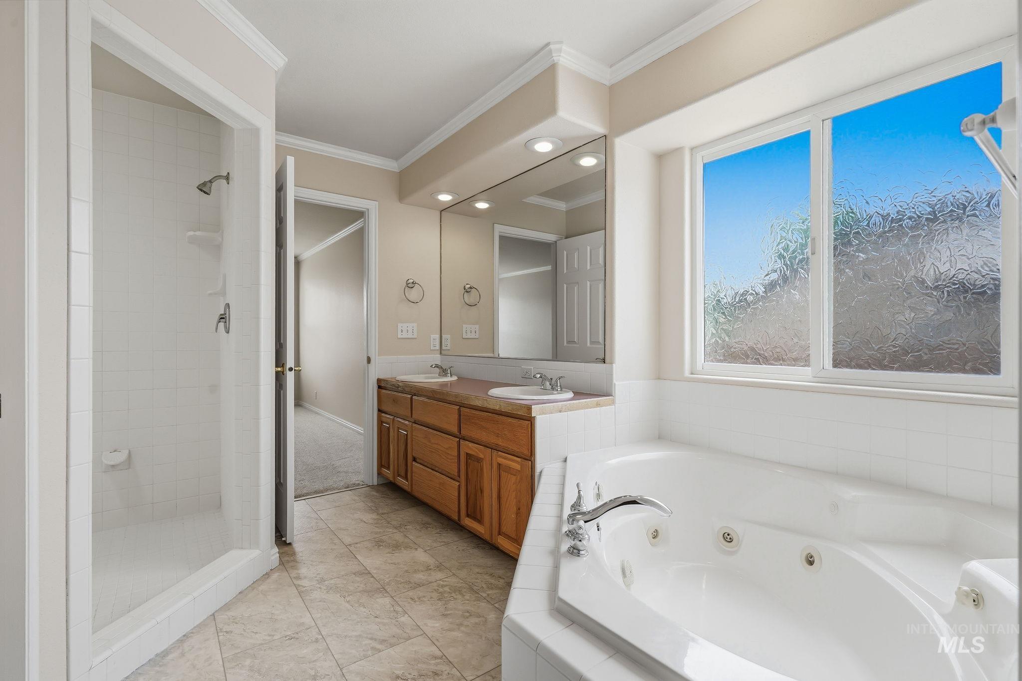 2247 E Gleneagle Dr, Eagle, Idaho 83616-5467, 5 Bedrooms, 3 Bathrooms, Residential For Sale, Price $704,999,MLS 98992408
