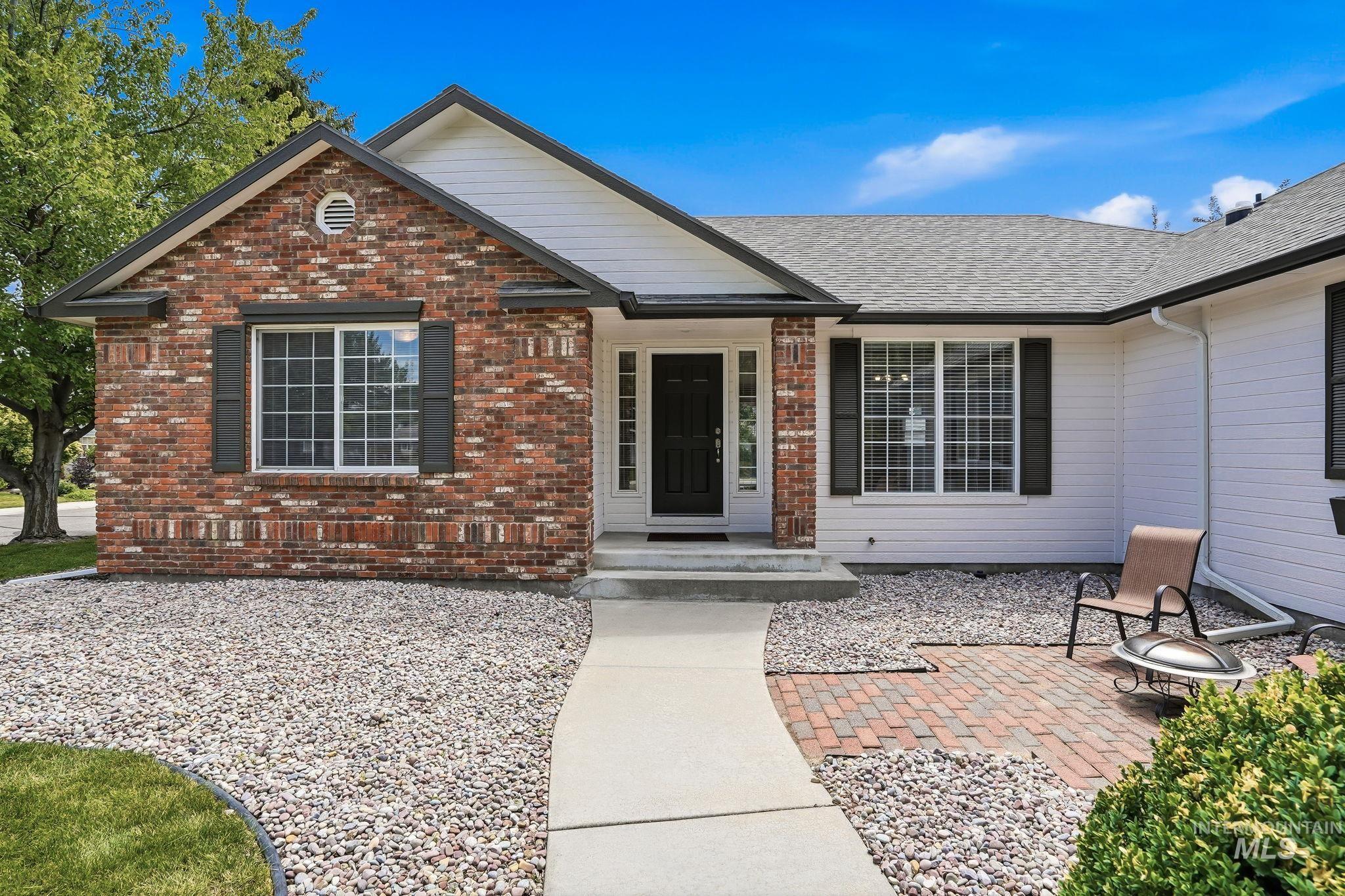 2247 E Gleneagle Dr, Eagle, Idaho 83616-5467, 5 Bedrooms, 3 Bathrooms, Residential For Sale, Price $704,999,MLS 98992408