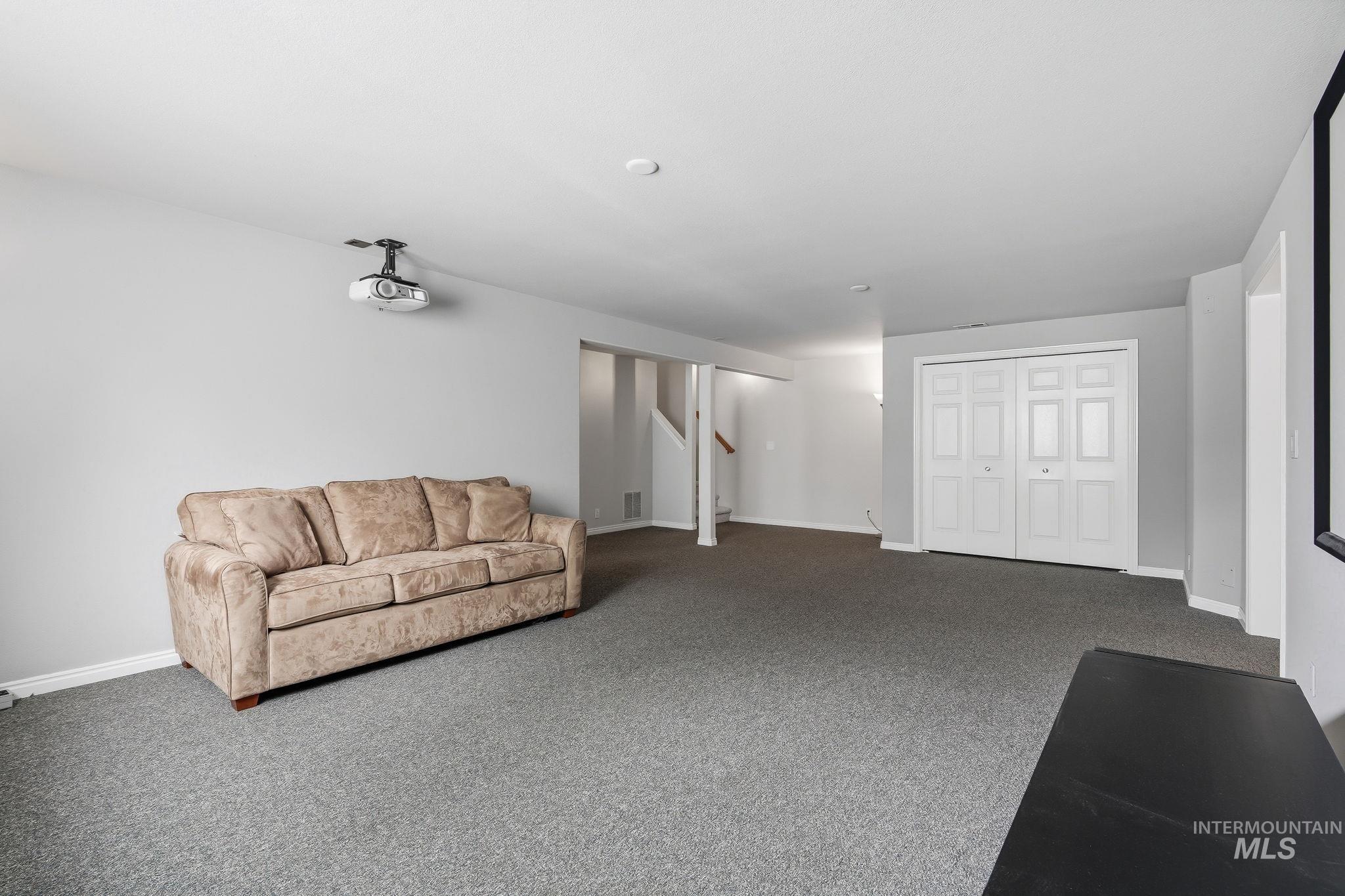 2247 E Gleneagle Dr, Eagle, Idaho 83616-5467, 5 Bedrooms, 3 Bathrooms, Residential For Sale, Price $704,999,MLS 98992408