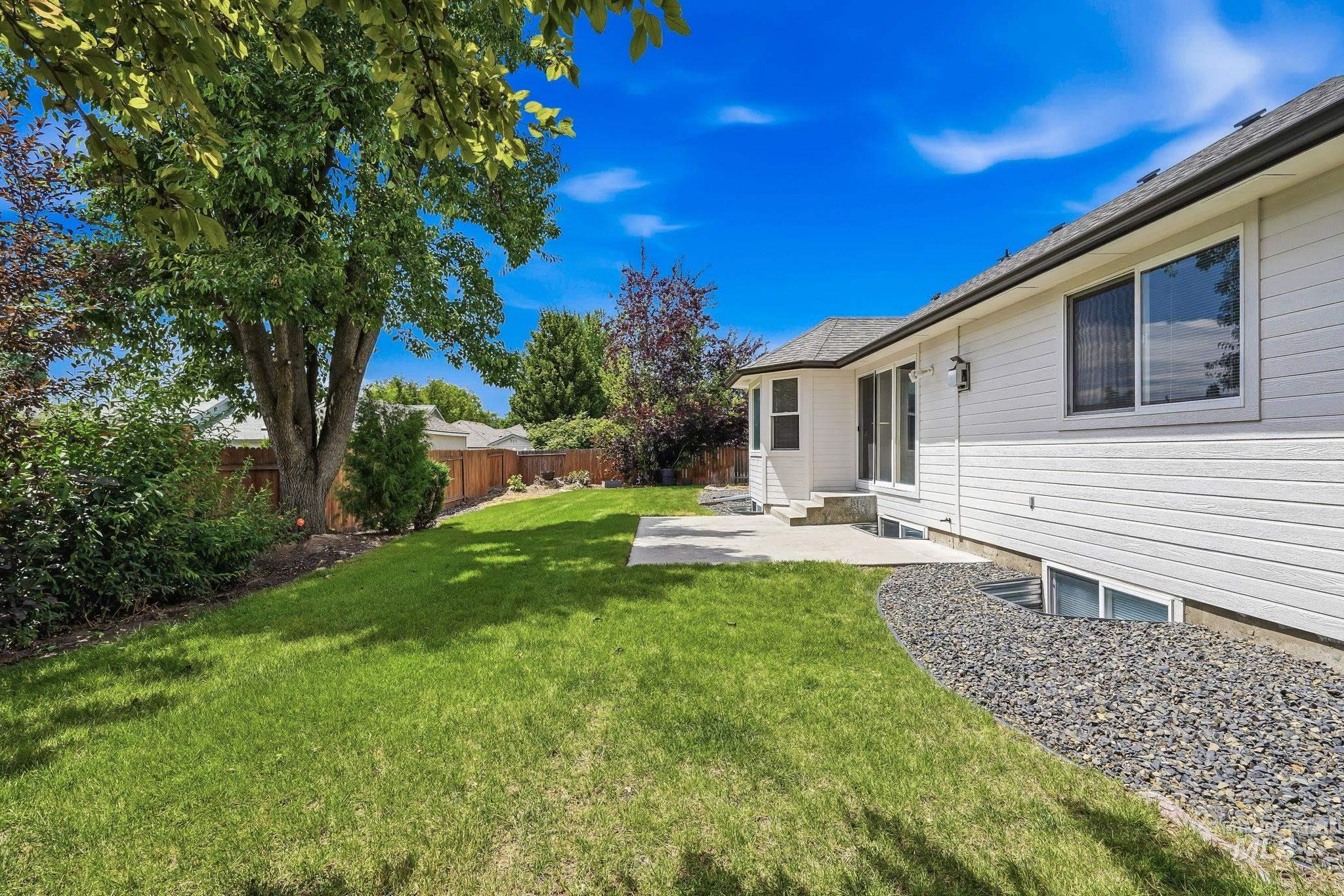 2247 E Gleneagle Dr, Eagle, Idaho 83616-5467, 5 Bedrooms, 3 Bathrooms, Residential For Sale, Price $704,999,MLS 98992408