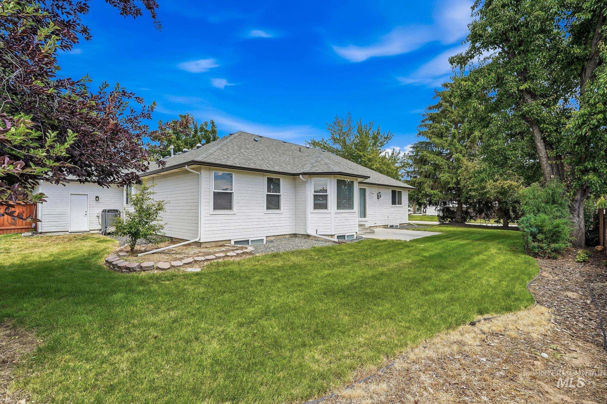 2247 E Gleneagle Dr, Eagle, Idaho 83616-5467, 5 Bedrooms, 3 Bathrooms, Residential For Sale, Price $704,999,MLS 98992408