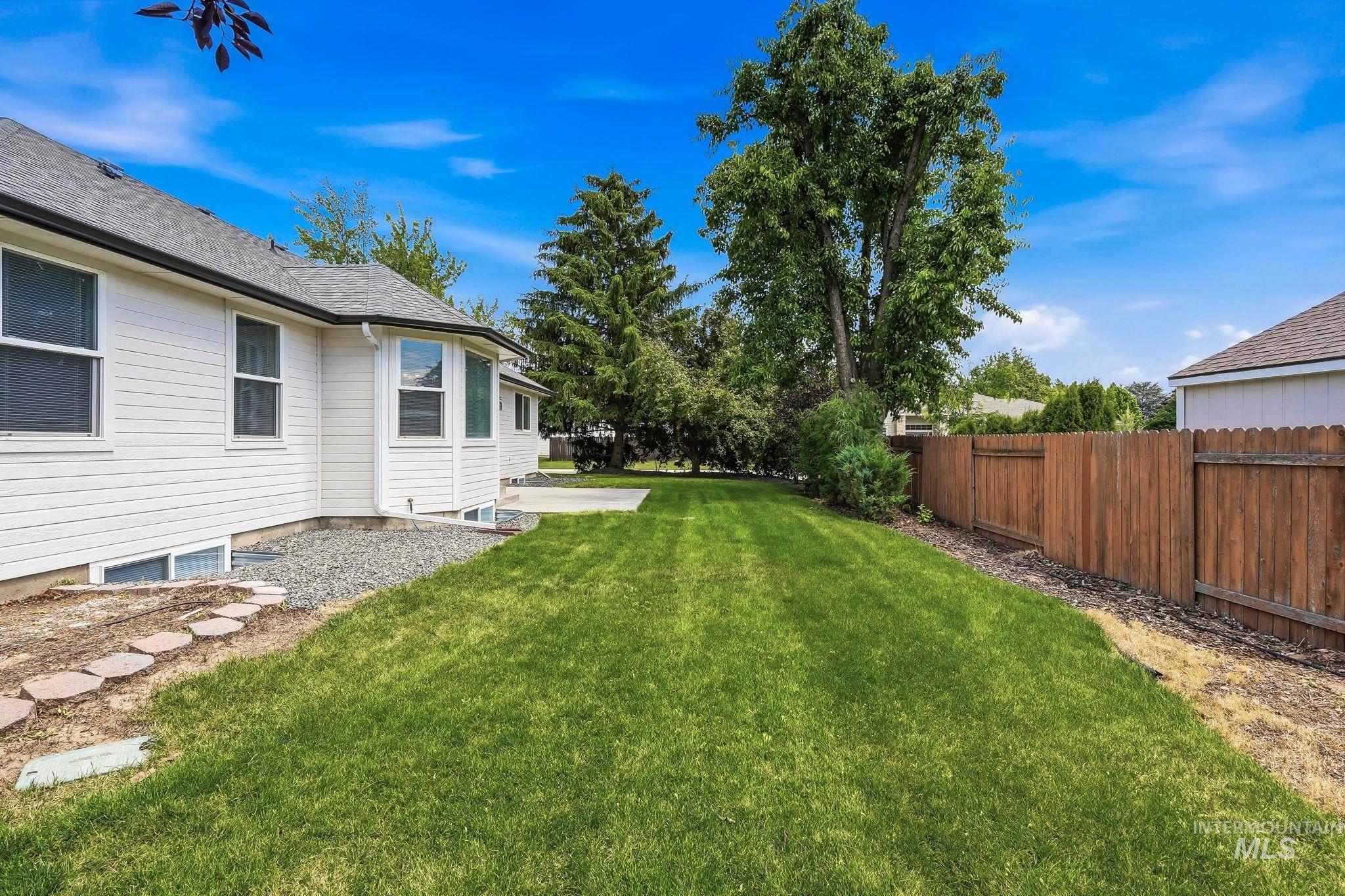 2247 E Gleneagle Dr, Eagle, Idaho 83616-5467, 5 Bedrooms, 3 Bathrooms, Residential For Sale, Price $704,999,MLS 98992408