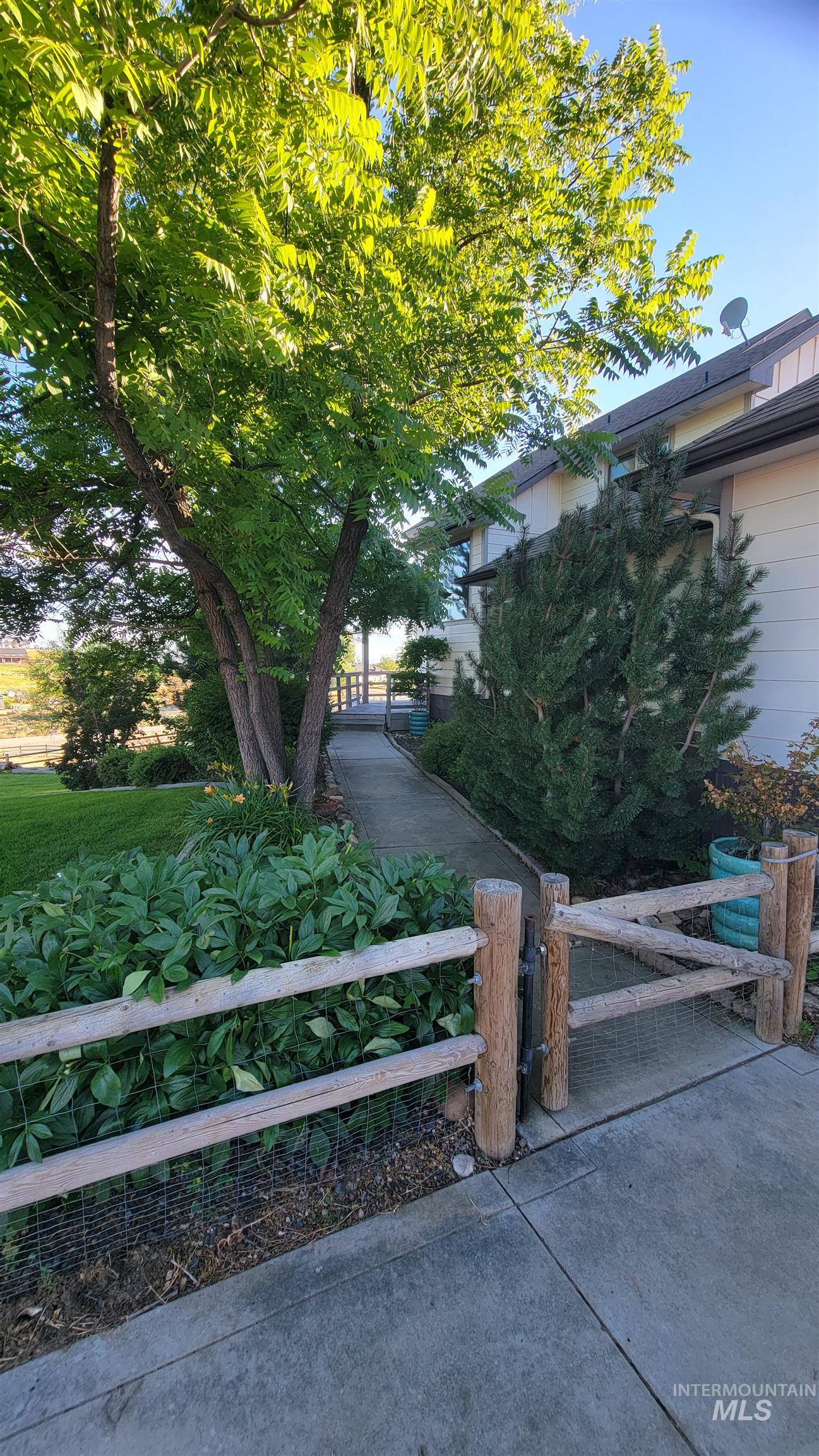 24440 Sparrow Lane, Middleton, Idaho 83644, 4 Bedrooms, 3.5 Bathrooms, Residential For Sale, Price $1,200,000,MLS 98992409