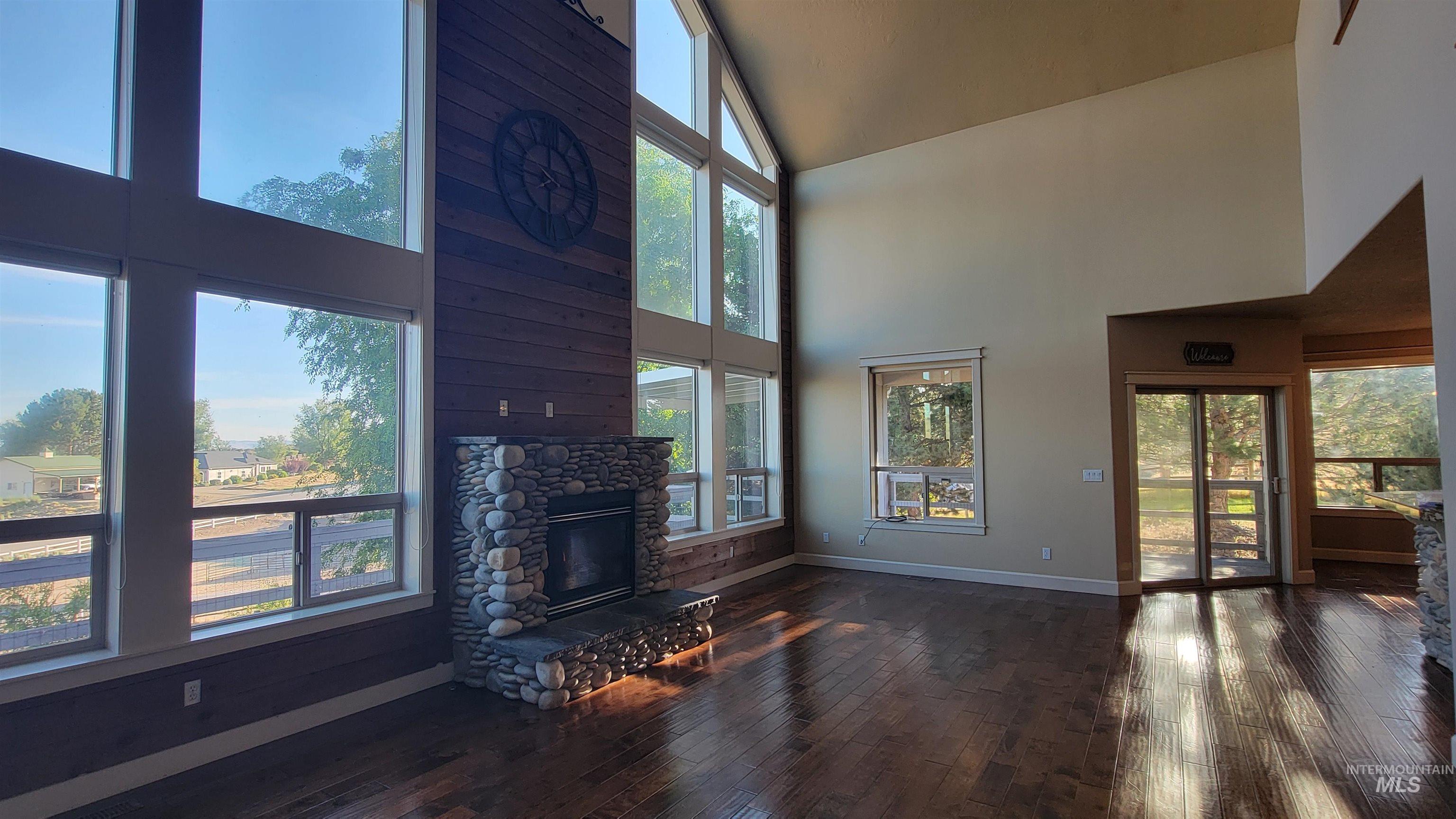 24440 Sparrow Lane, Middleton, Idaho 83644, 4 Bedrooms, 3.5 Bathrooms, Residential For Sale, Price $1,200,000,MLS 98992409