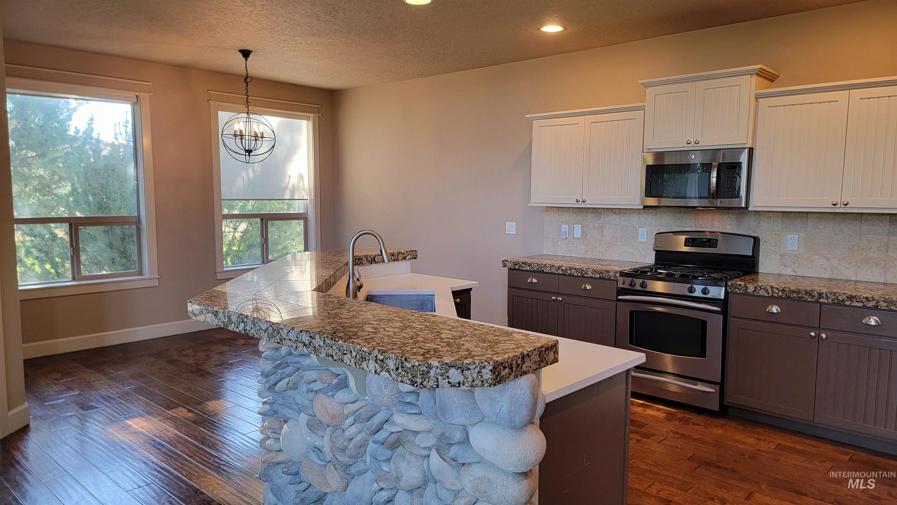 24440 Sparrow Lane, Middleton, Idaho 83644, 4 Bedrooms, 3.5 Bathrooms, Residential For Sale, Price $1,200,000,MLS 98992409