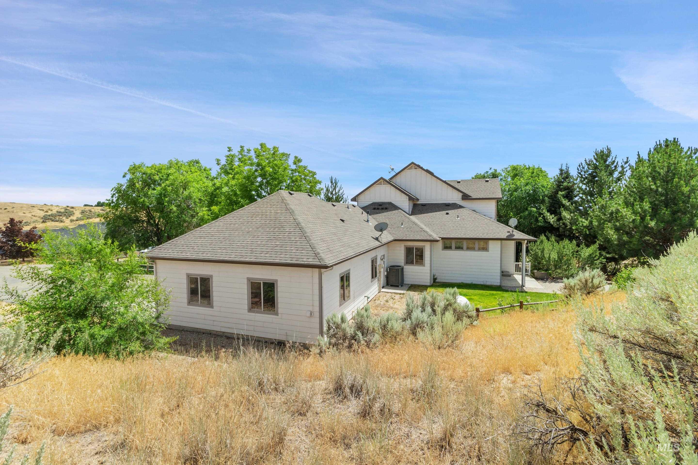 24440 Sparrow Lane, Middleton, Idaho 83644, 4 Bedrooms, 3.5 Bathrooms, Residential For Sale, Price $1,150,000, 98992409