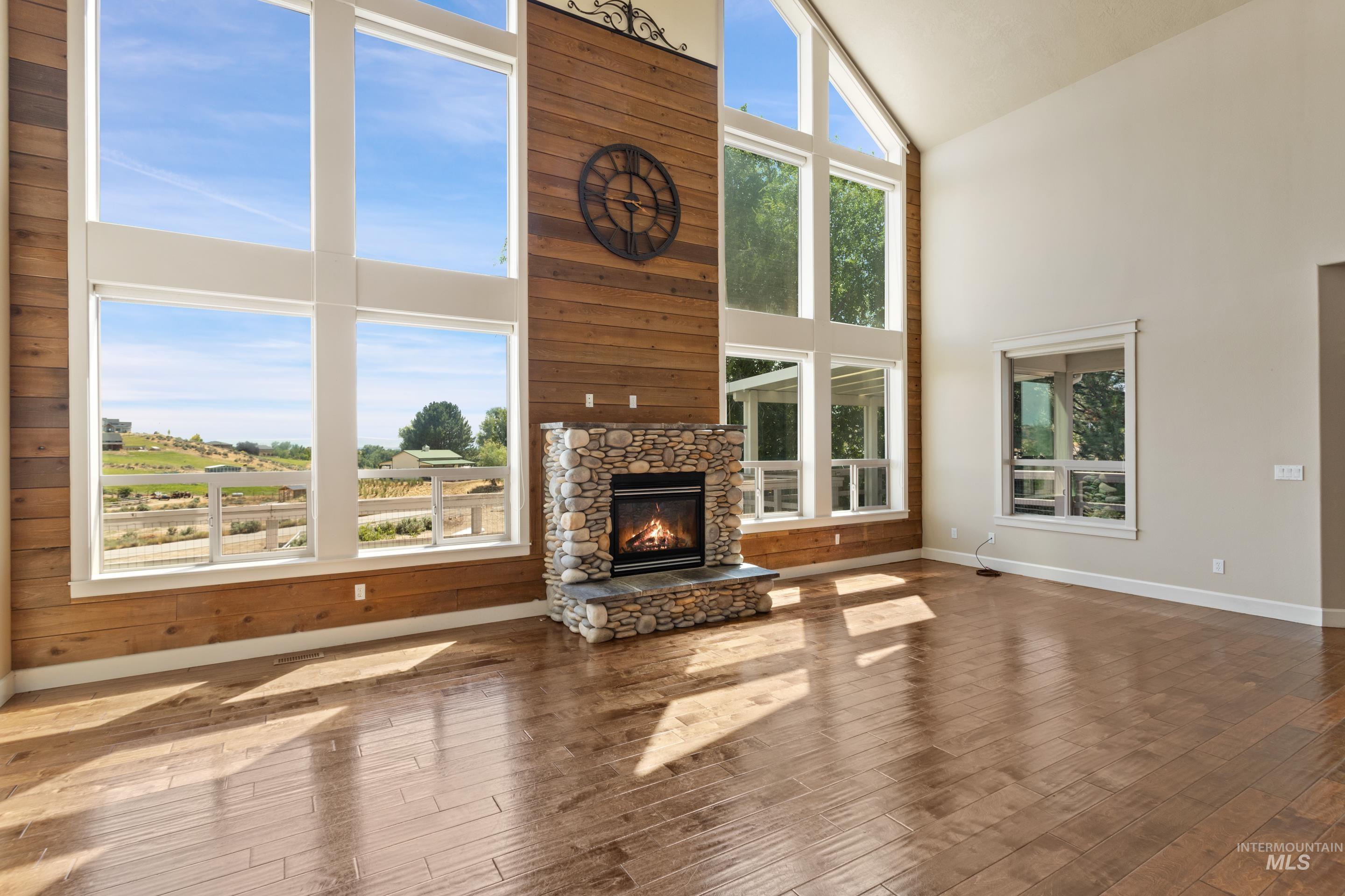 24440 Sparrow Lane, Middleton, Idaho 83644, 4 Bedrooms, 3.5 Bathrooms, Residential For Sale, Price $1,150,000, 98992409