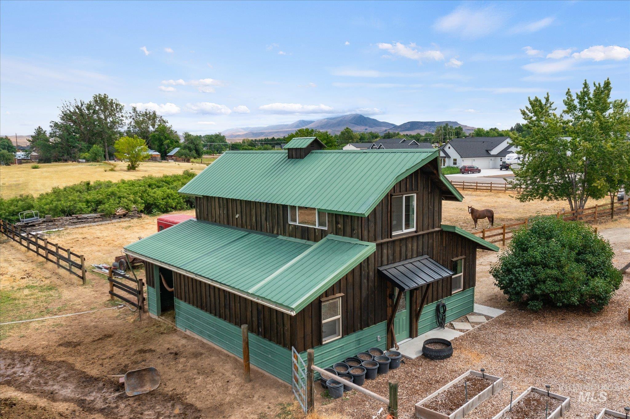 1140 Edgemont St, Emmett, Idaho 83617, 3 Bedrooms, 2.5 Bathrooms, Residential For Sale, Price $889,000,MLS 98992411