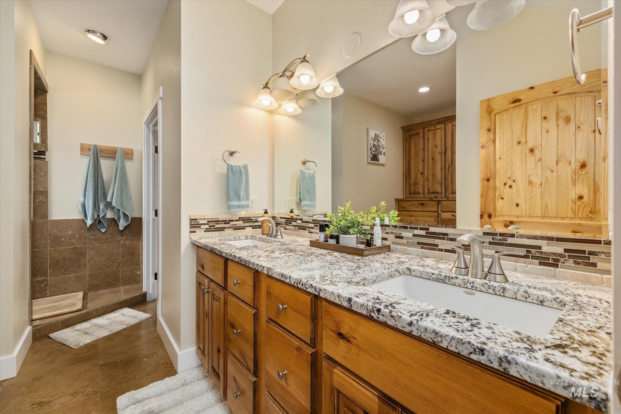1140 Edgemont St, Emmett, Idaho 83617, 3 Bedrooms, 2.5 Bathrooms, Residential For Sale, Price $889,000,MLS 98992411