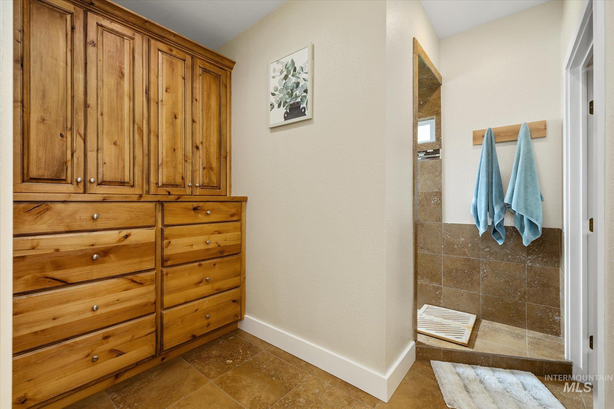 1140 Edgemont St, Emmett, Idaho 83617, 3 Bedrooms, 2.5 Bathrooms, Residential For Sale, Price $889,000,MLS 98992411