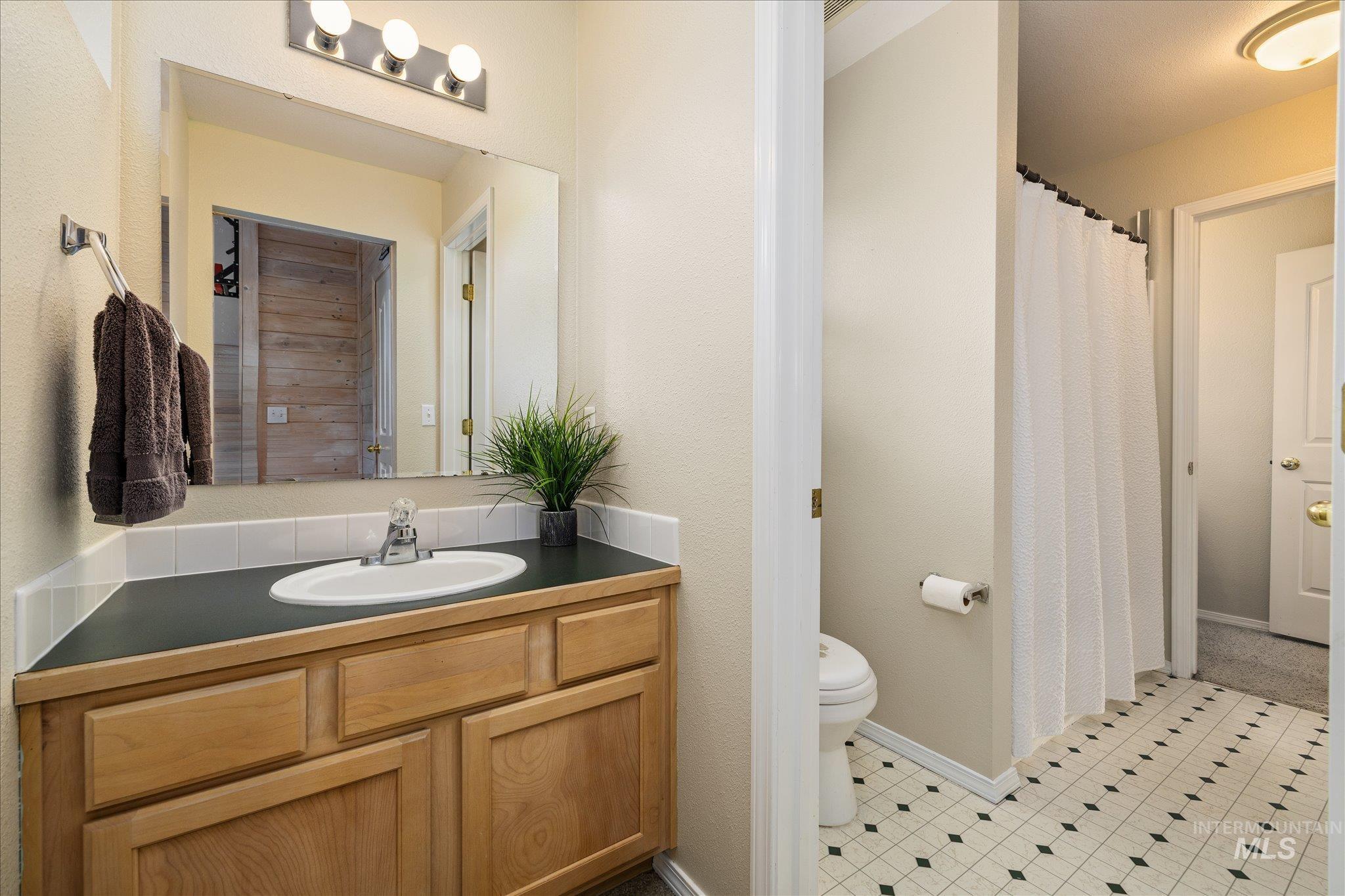 1140 Edgemont St, Emmett, Idaho 83617, 3 Bedrooms, 2.5 Bathrooms, Residential For Sale, Price $889,000,MLS 98992411