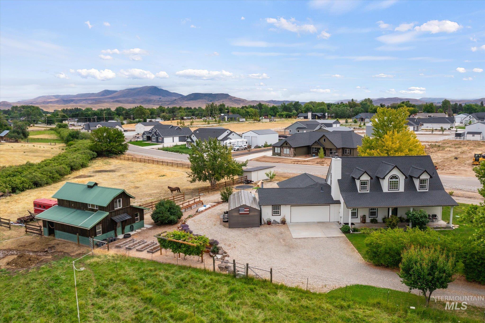 1140 Edgemont St, Emmett, Idaho 83617, 3 Bedrooms, 2.5 Bathrooms, Residential For Sale, Price $889,000,MLS 98992411