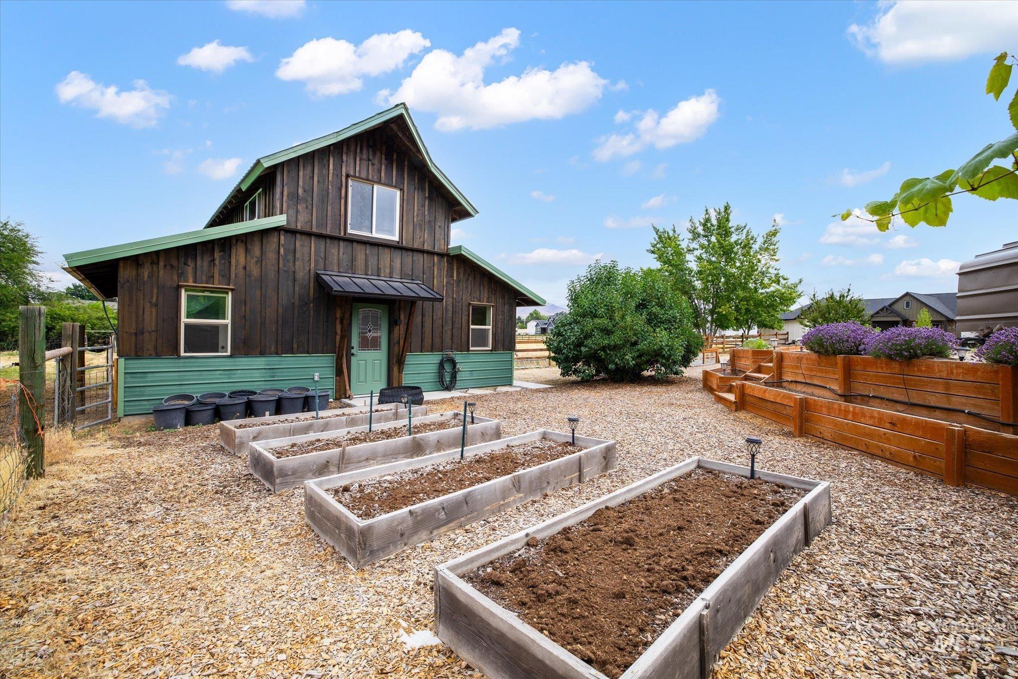 1140 Edgemont St, Emmett, Idaho 83617, 3 Bedrooms, 2.5 Bathrooms, Residential For Sale, Price $889,000,MLS 98992411