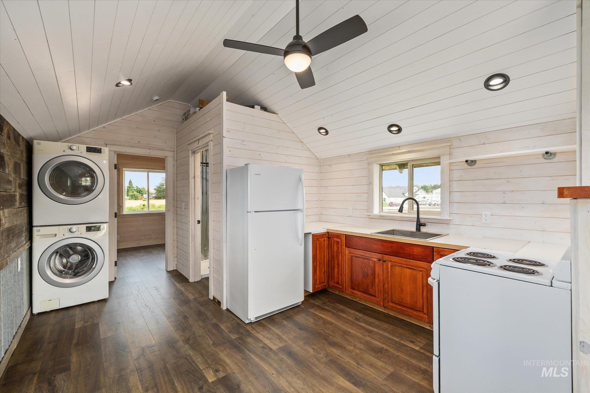 1140 Edgemont St, Emmett, Idaho 83617, 3 Bedrooms, 2.5 Bathrooms, Residential For Sale, Price $889,000,MLS 98992411