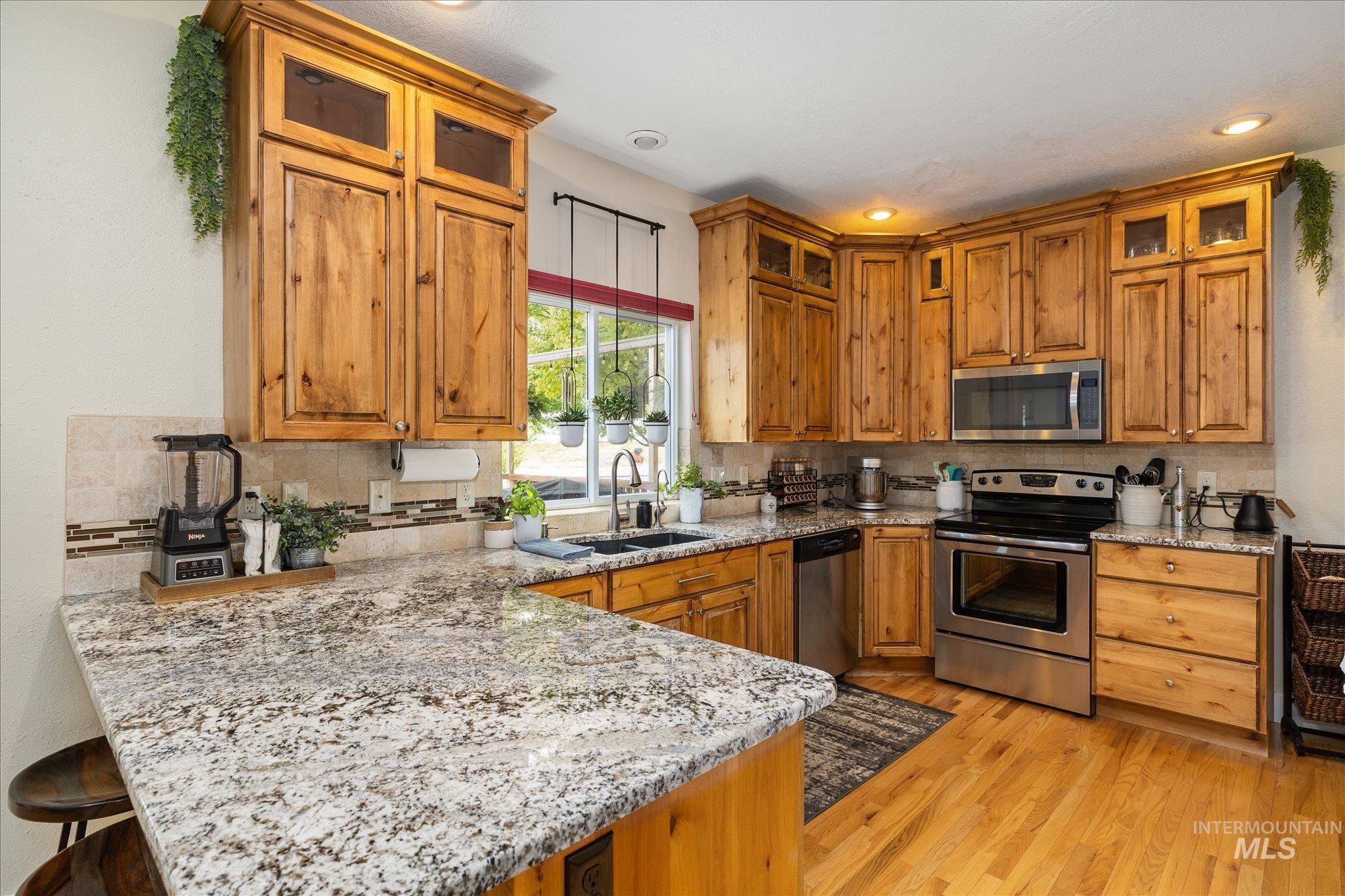 1140 Edgemont St, Emmett, Idaho 83617, 3 Bedrooms, 2.5 Bathrooms, Residential For Sale, Price $889,000,MLS 98992411