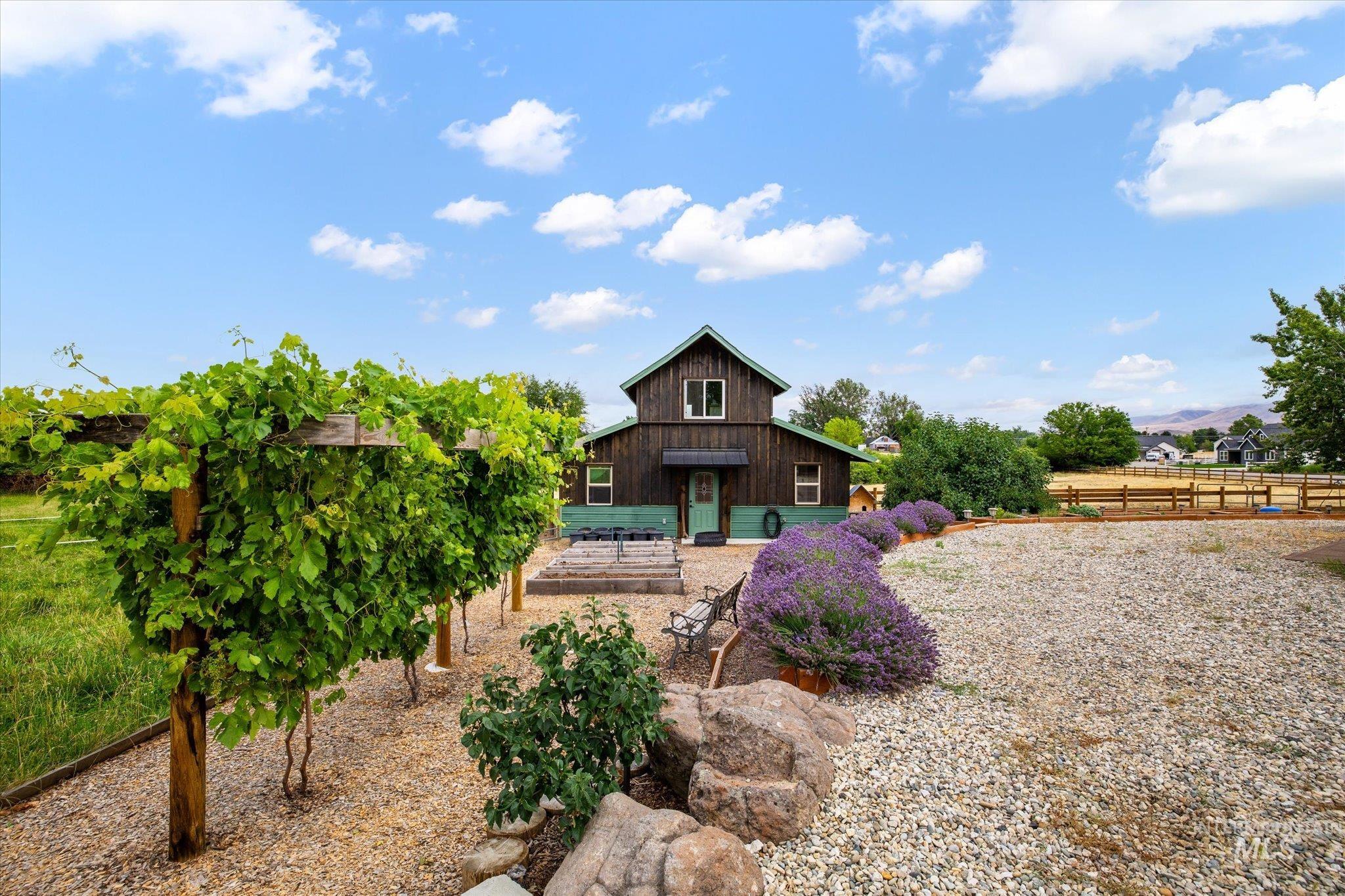1140 Edgemont St, Emmett, Idaho 83617, 3 Bedrooms, 2.5 Bathrooms, Residential For Sale, Price $889,000,MLS 98992411