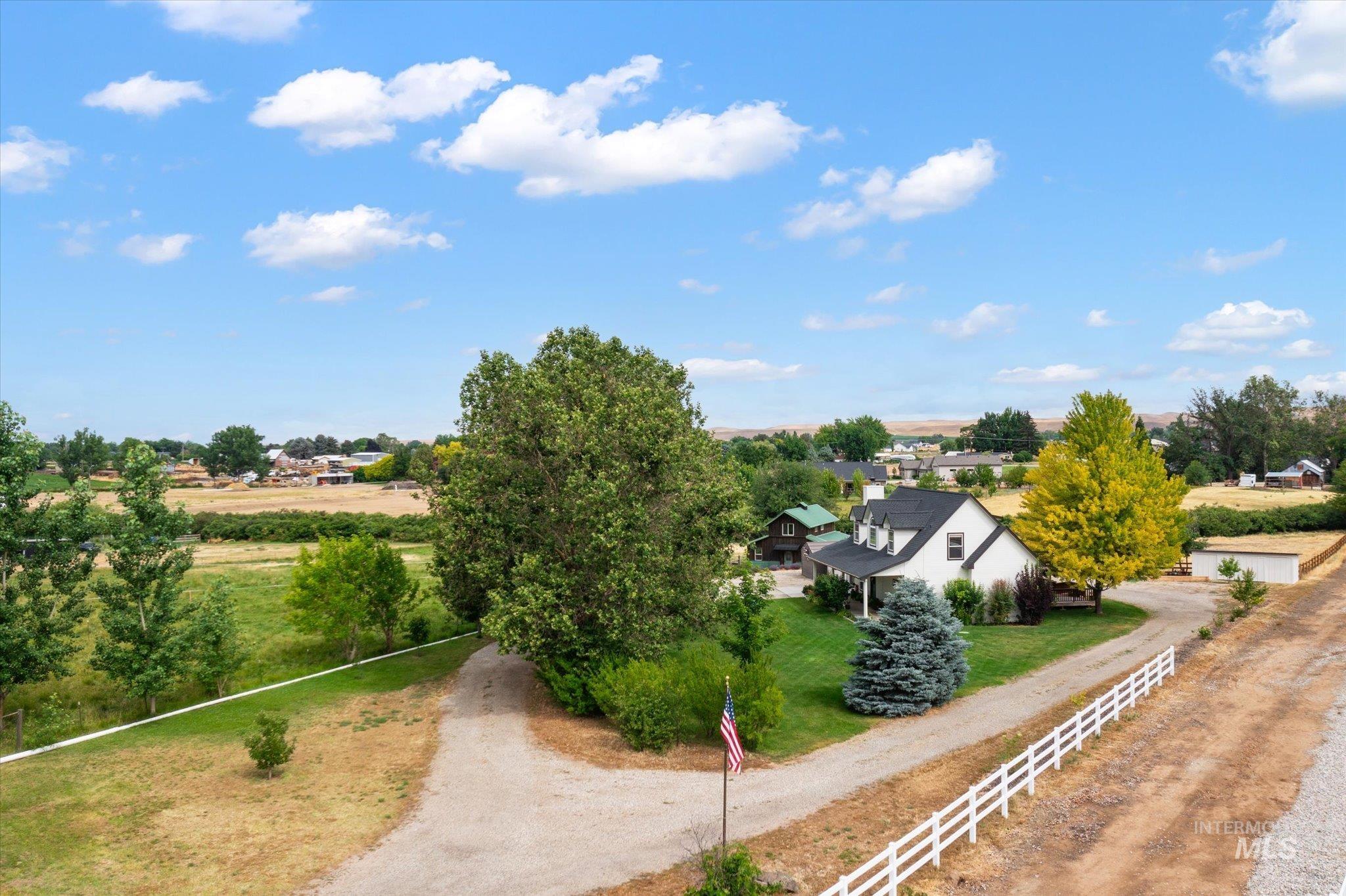 1140 Edgemont St, Emmett, Idaho 83617, 3 Bedrooms, 2.5 Bathrooms, Residential For Sale, Price $889,000,MLS 98992411