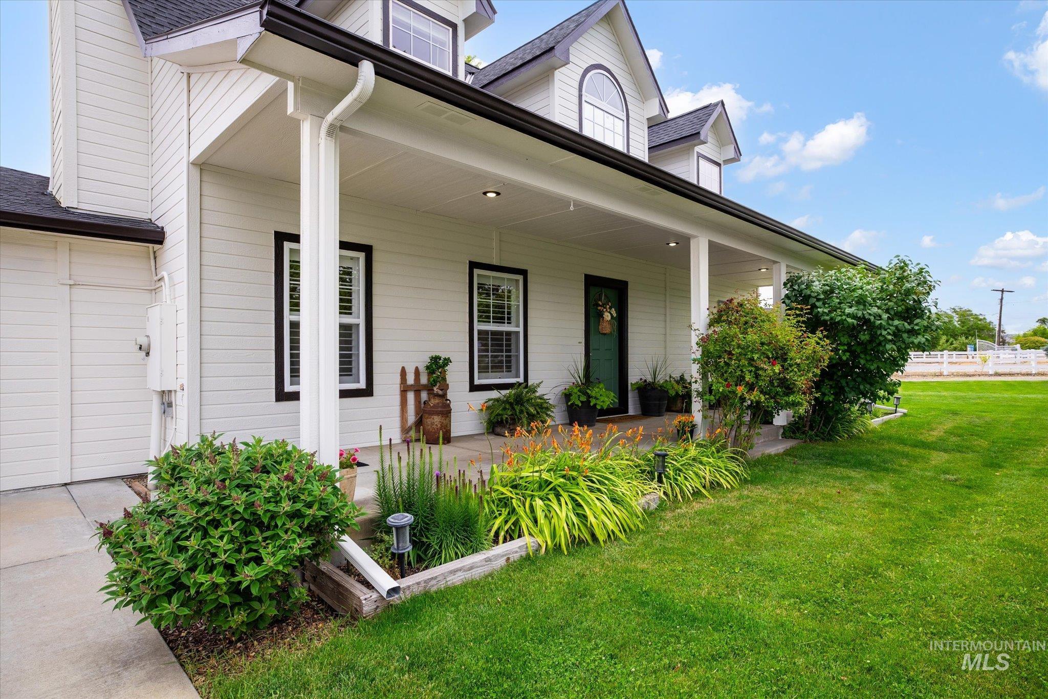1140 Edgemont St, Emmett, Idaho 83617, 3 Bedrooms, 2.5 Bathrooms, Residential For Sale, Price $889,000,MLS 98992411