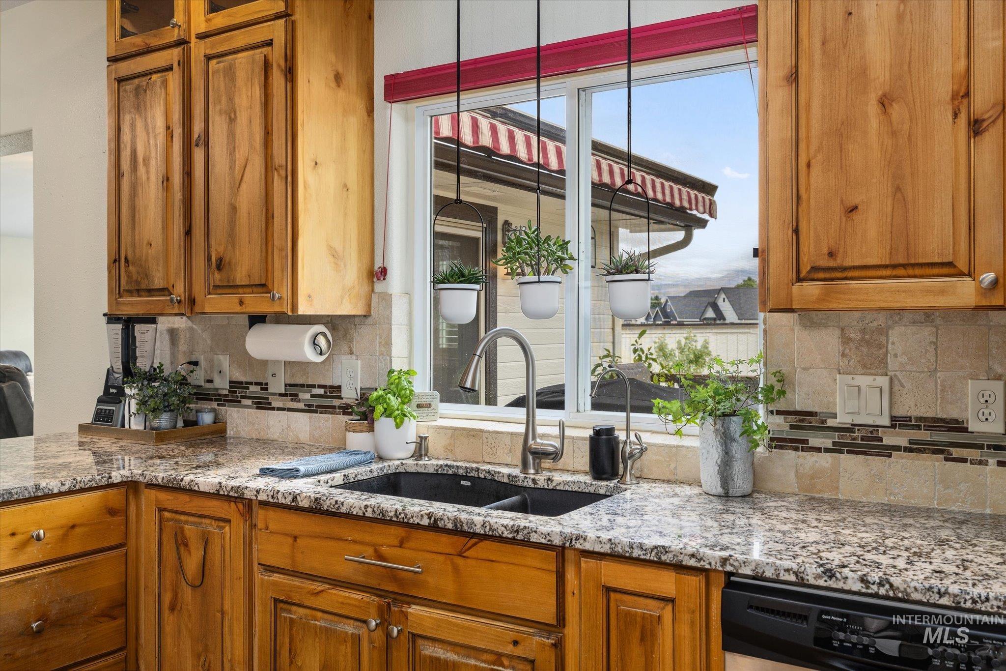 1140 Edgemont St, Emmett, Idaho 83617, 3 Bedrooms, 2.5 Bathrooms, Residential For Sale, Price $889,000,MLS 98992411