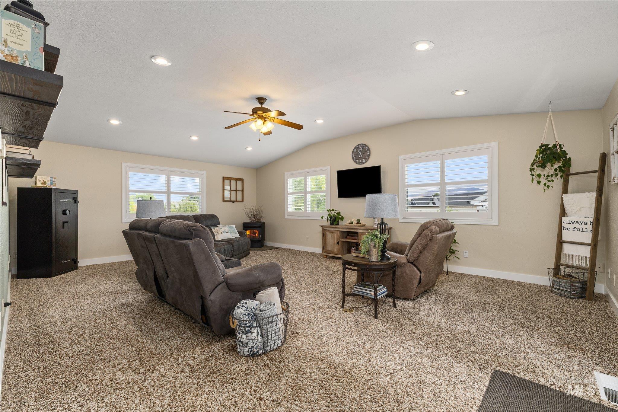1140 Edgemont St, Emmett, Idaho 83617, 3 Bedrooms, 2.5 Bathrooms, Residential For Sale, Price $889,000,MLS 98992411