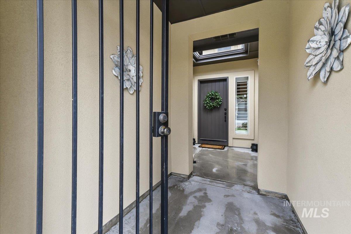 6668 W Hammermill Dr, Boise, Idaho 83714, 3 Bedrooms, 2.5 Bathrooms, Residential For Sale, Price $750,000,MLS 98992412