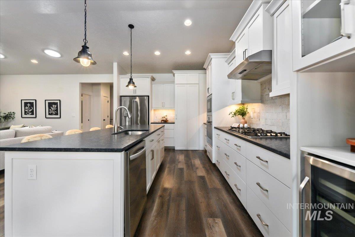 6668 W Hammermill Dr, Boise, Idaho 83714, 3 Bedrooms, 2.5 Bathrooms, Residential For Sale, Price $750,000,MLS 98992412