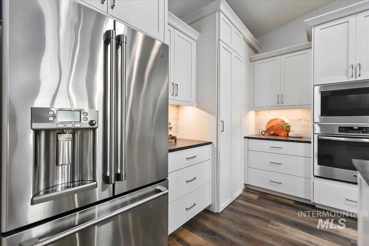 6668 W Hammermill Dr, Boise, Idaho 83714, 3 Bedrooms, 2.5 Bathrooms, Residential For Sale, Price $750,000,MLS 98992412