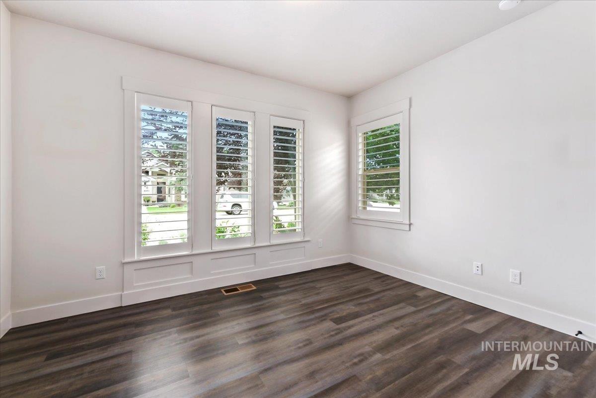 6668 W Hammermill Dr, Boise, Idaho 83714, 3 Bedrooms, 2.5 Bathrooms, Residential For Sale, Price $750,000,MLS 98992412