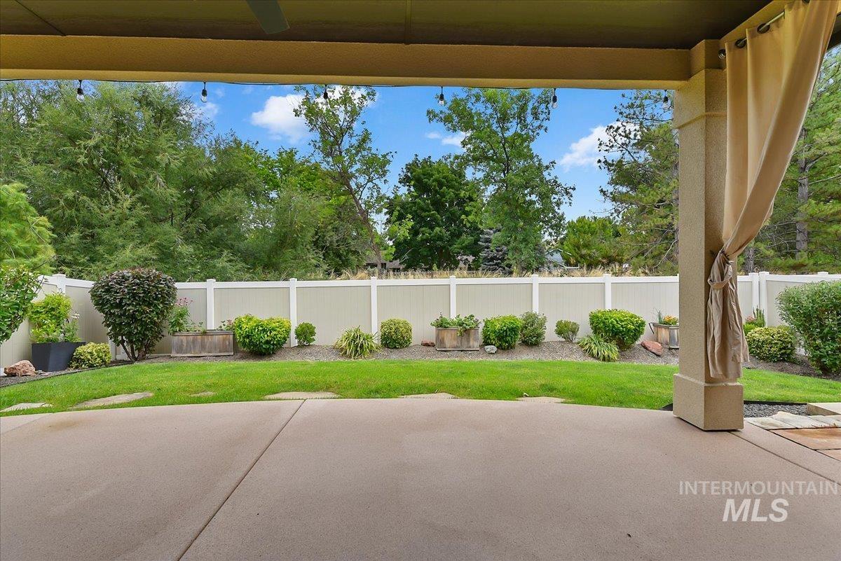 6668 W Hammermill Dr, Boise, Idaho 83714, 3 Bedrooms, 2.5 Bathrooms, Residential For Sale, Price $750,000,MLS 98992412