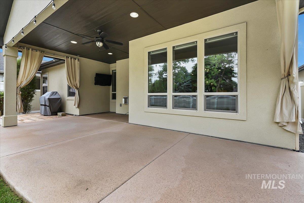 6668 W Hammermill Dr, Boise, Idaho 83714, 3 Bedrooms, 2.5 Bathrooms, Residential For Sale, Price $750,000,MLS 98992412
